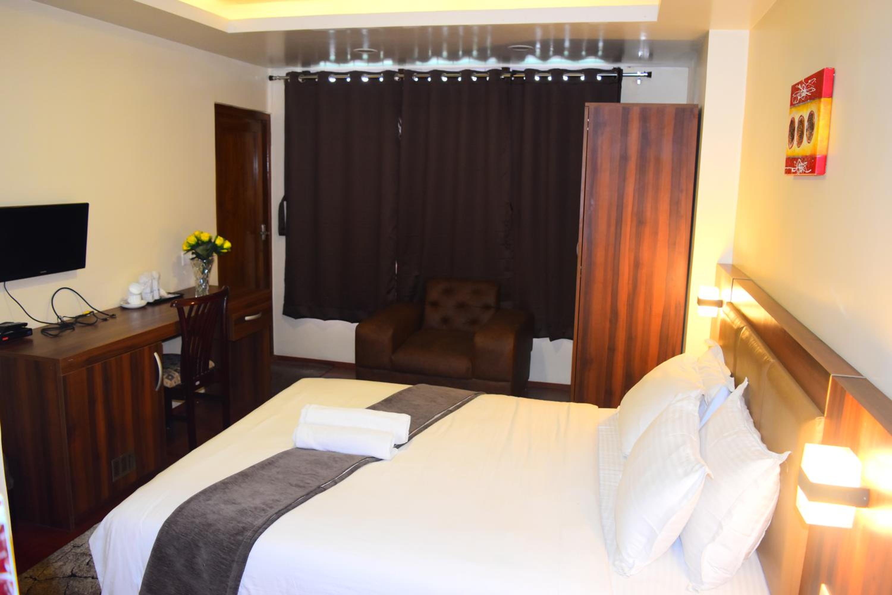 Deluxe Room - Photo 2