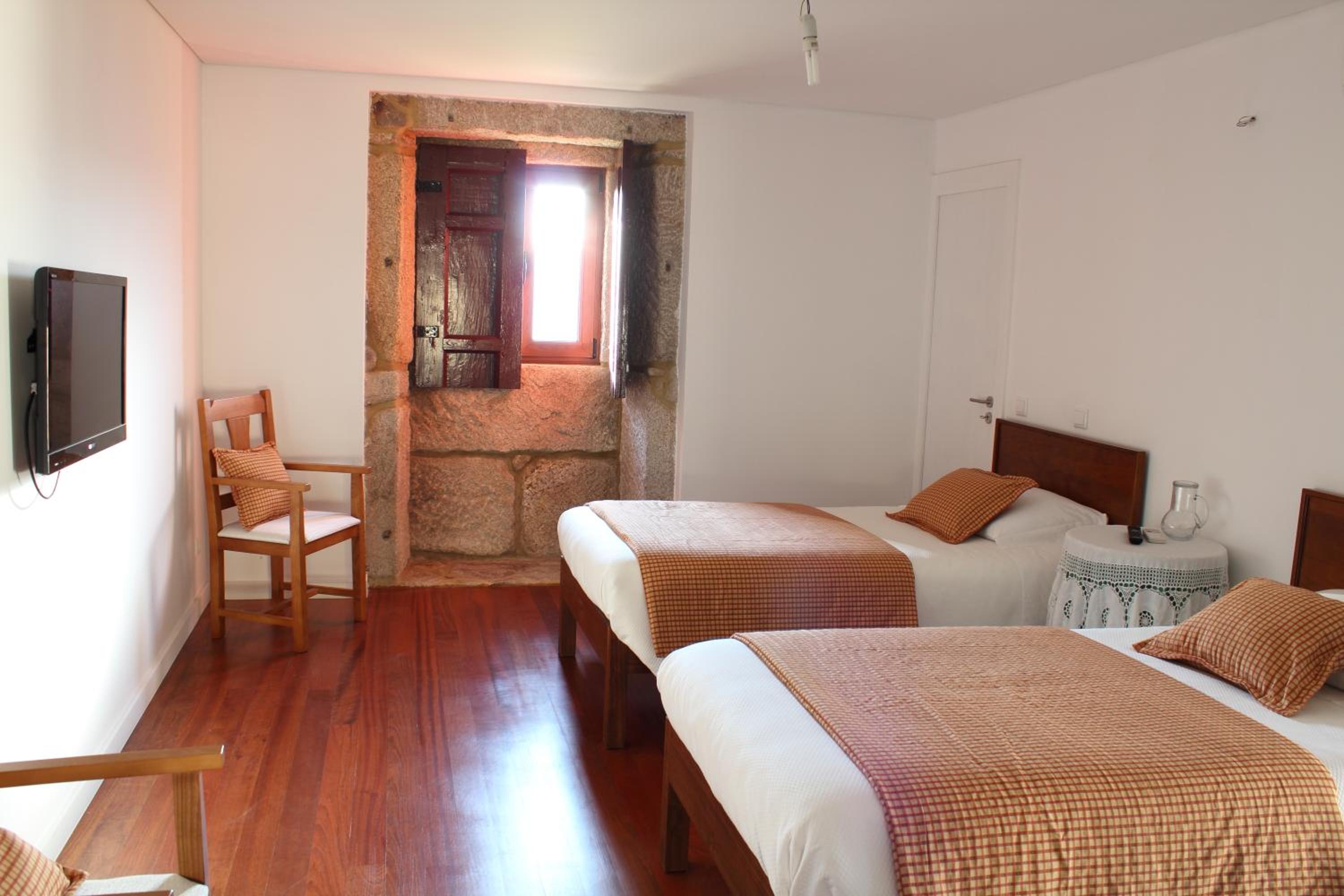 Double or Twin Room - Photo 11