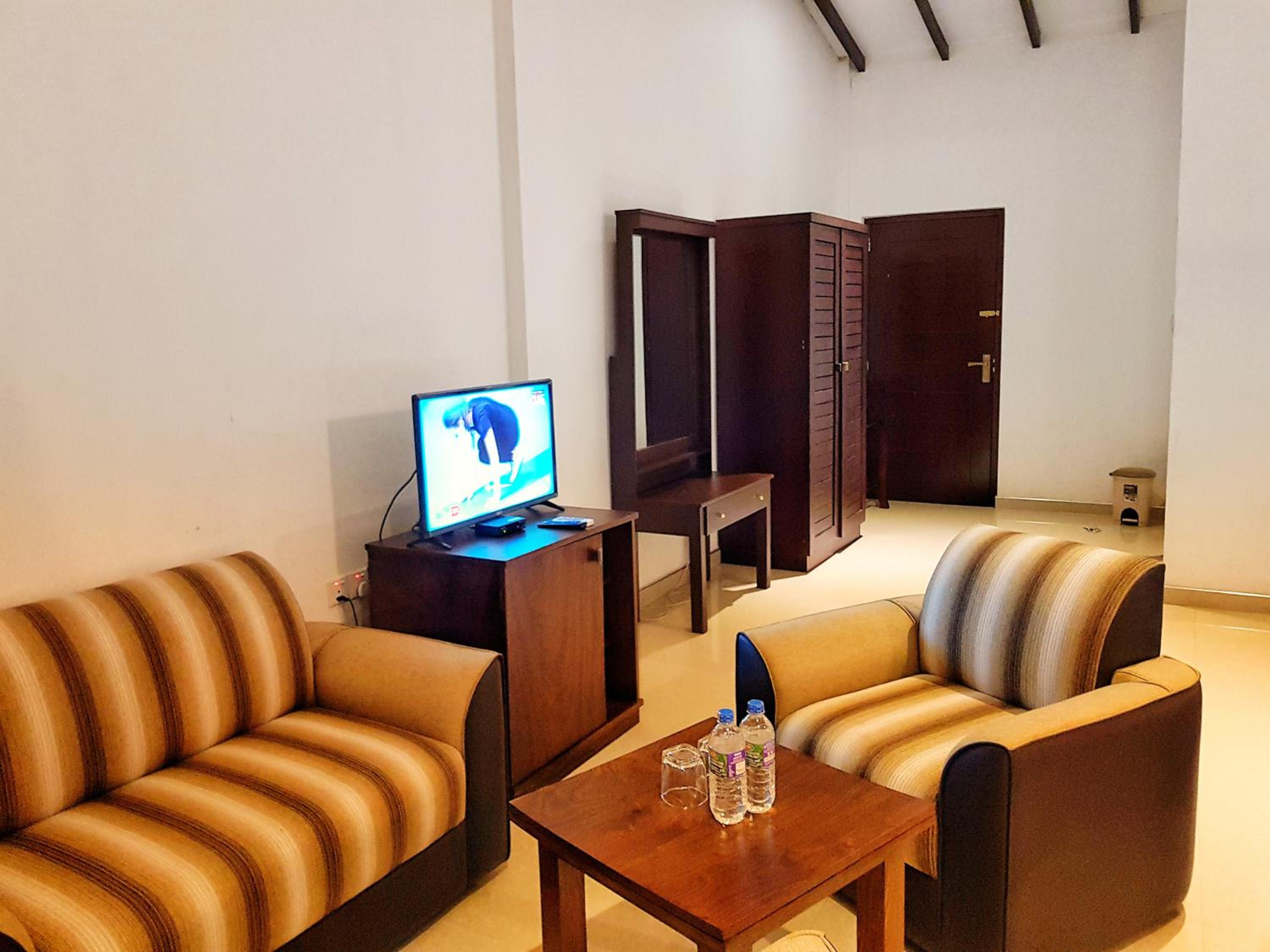 Deluxe Family Suite photo 1