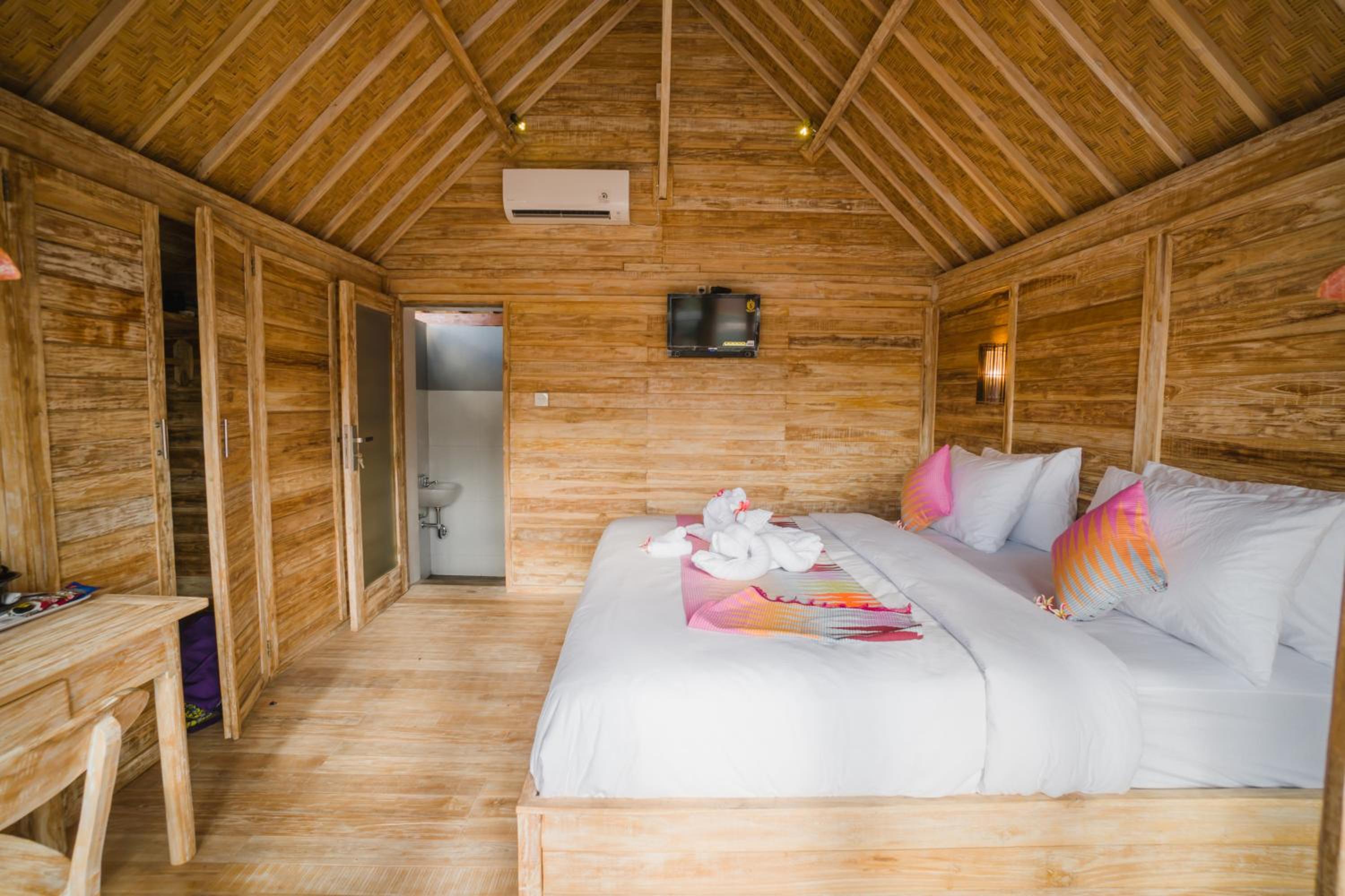Double Room with Balcony - Photo 7