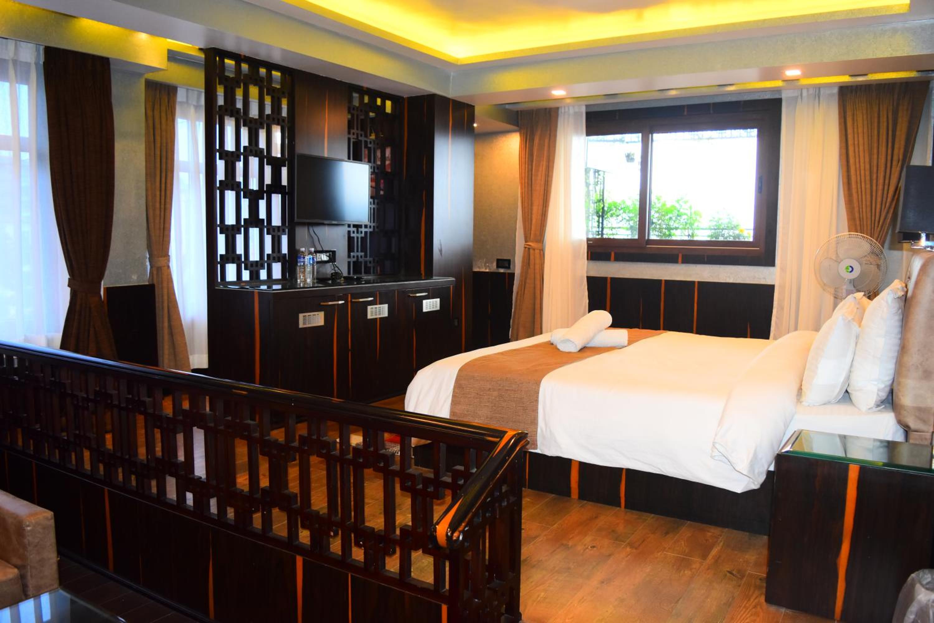 Family Mountain View Room