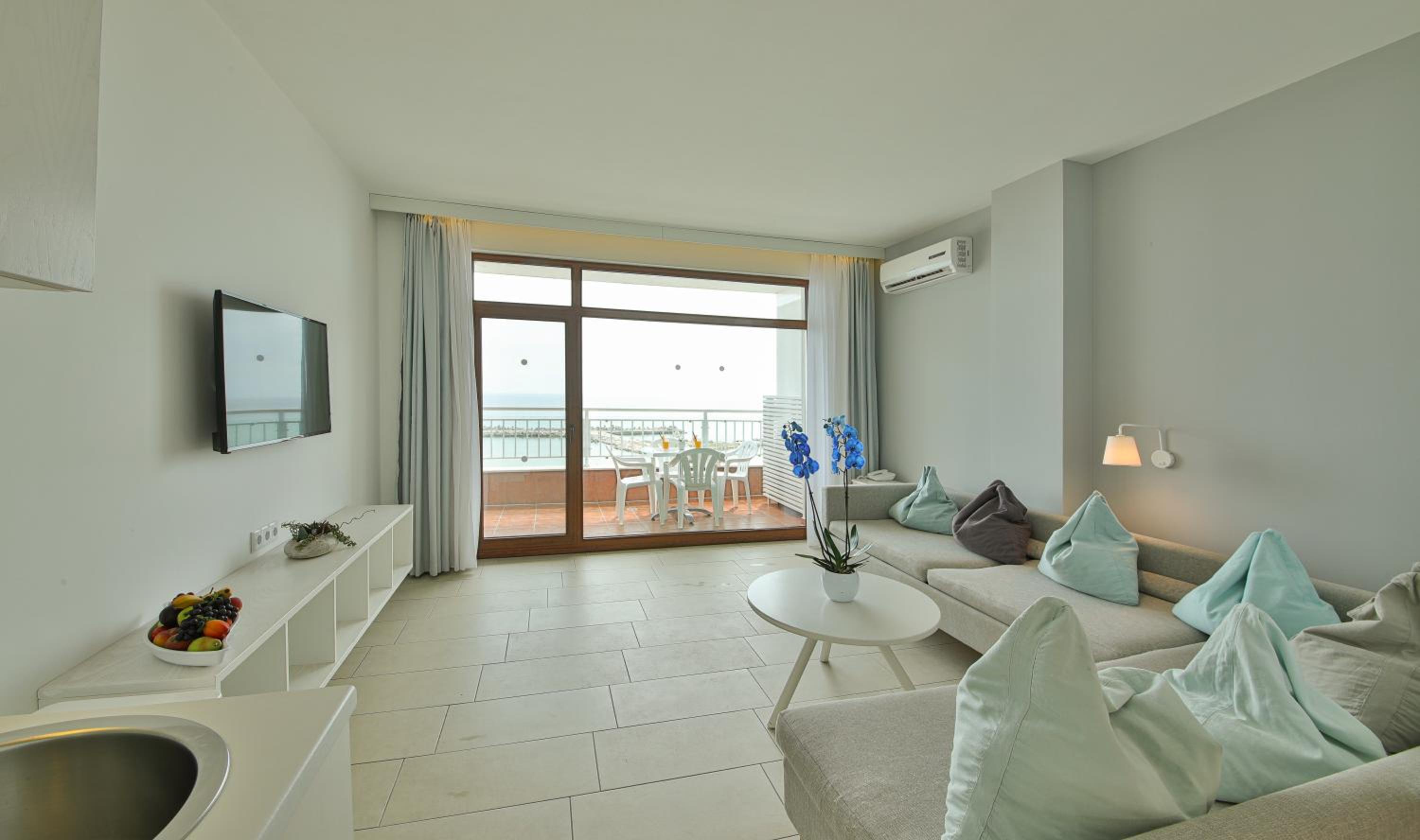Two-Bedroom Apartment With Sea View (3 Adults + 1 Child)