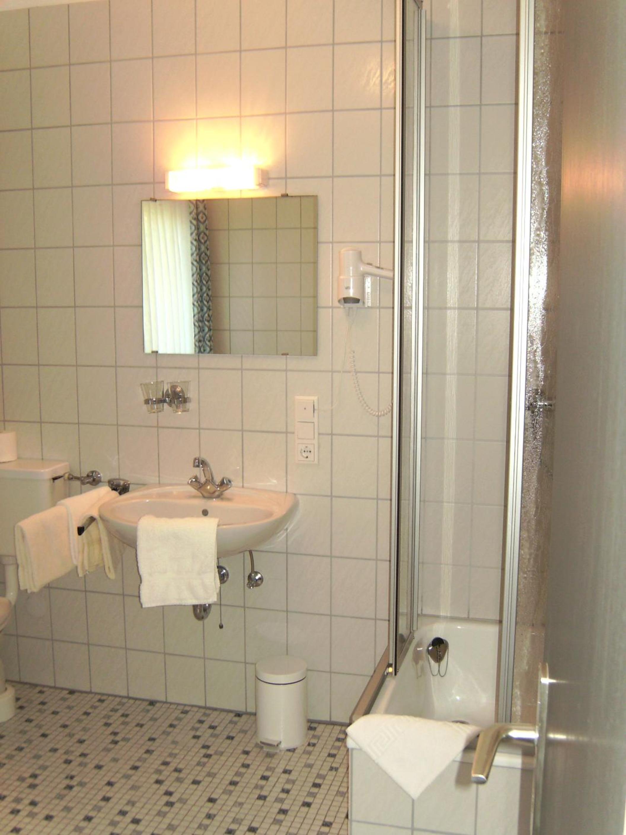 Double Room - Photo 7