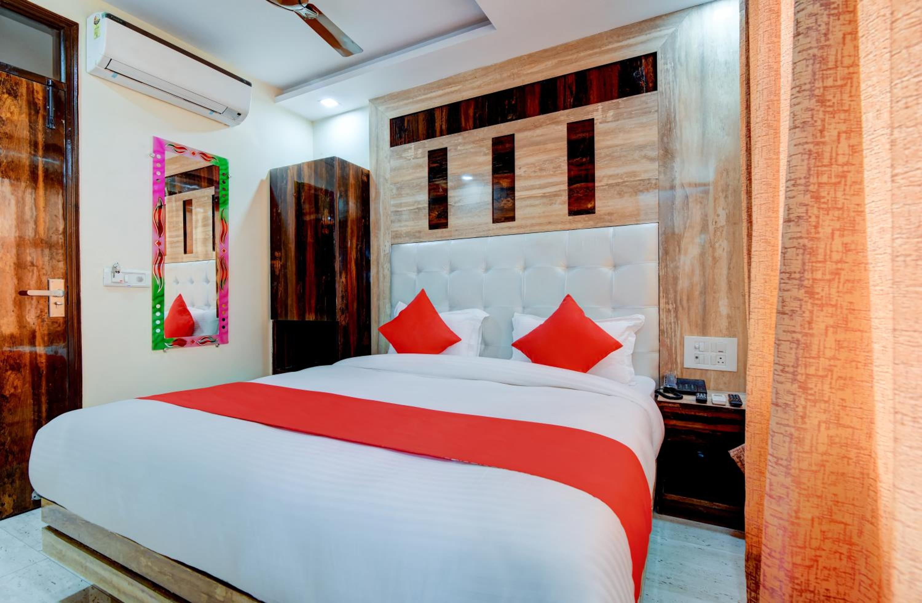 Standard Double Room - Photo 12