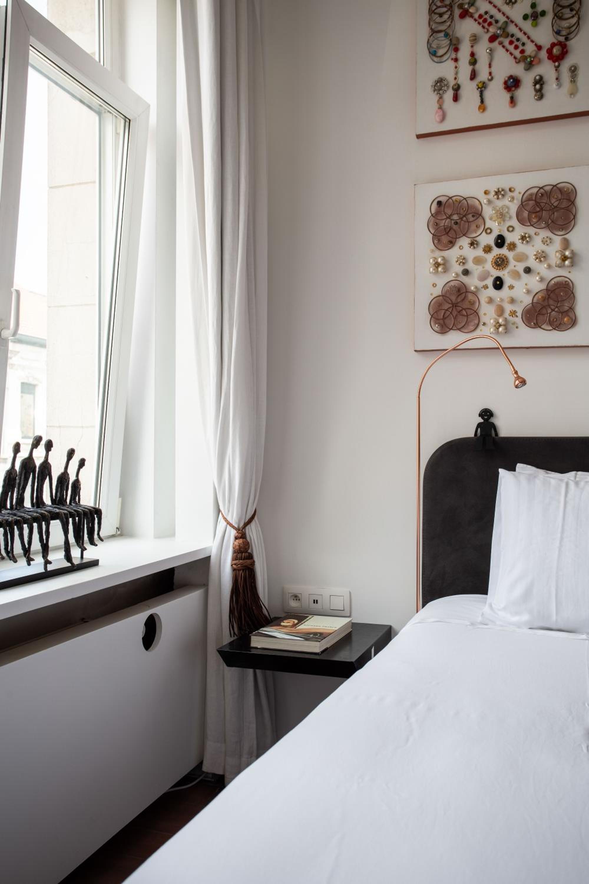 Double or Twin Room with Private Bathroom - Photo 40