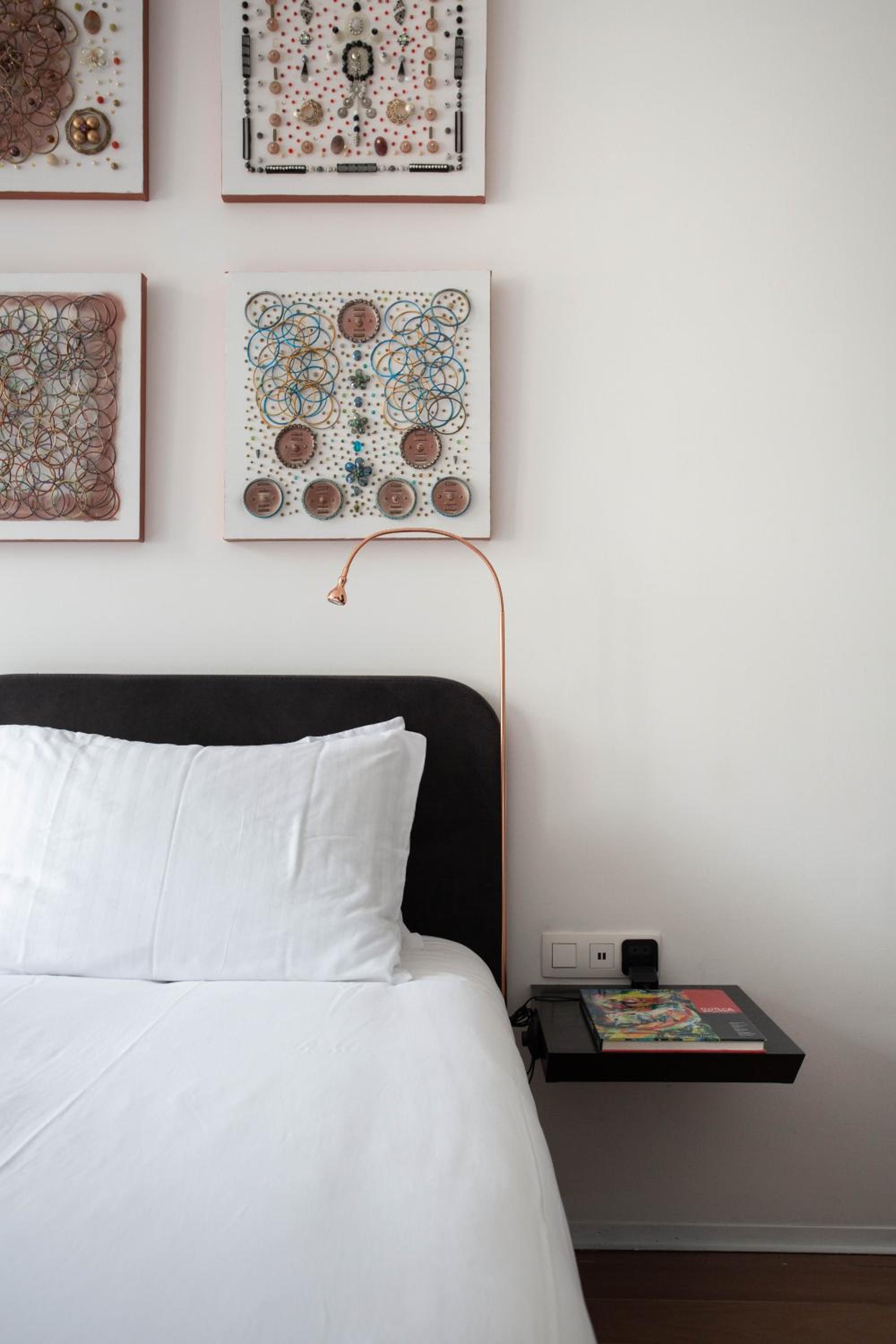 Double or Twin Room with Private Bathroom - Photo 8