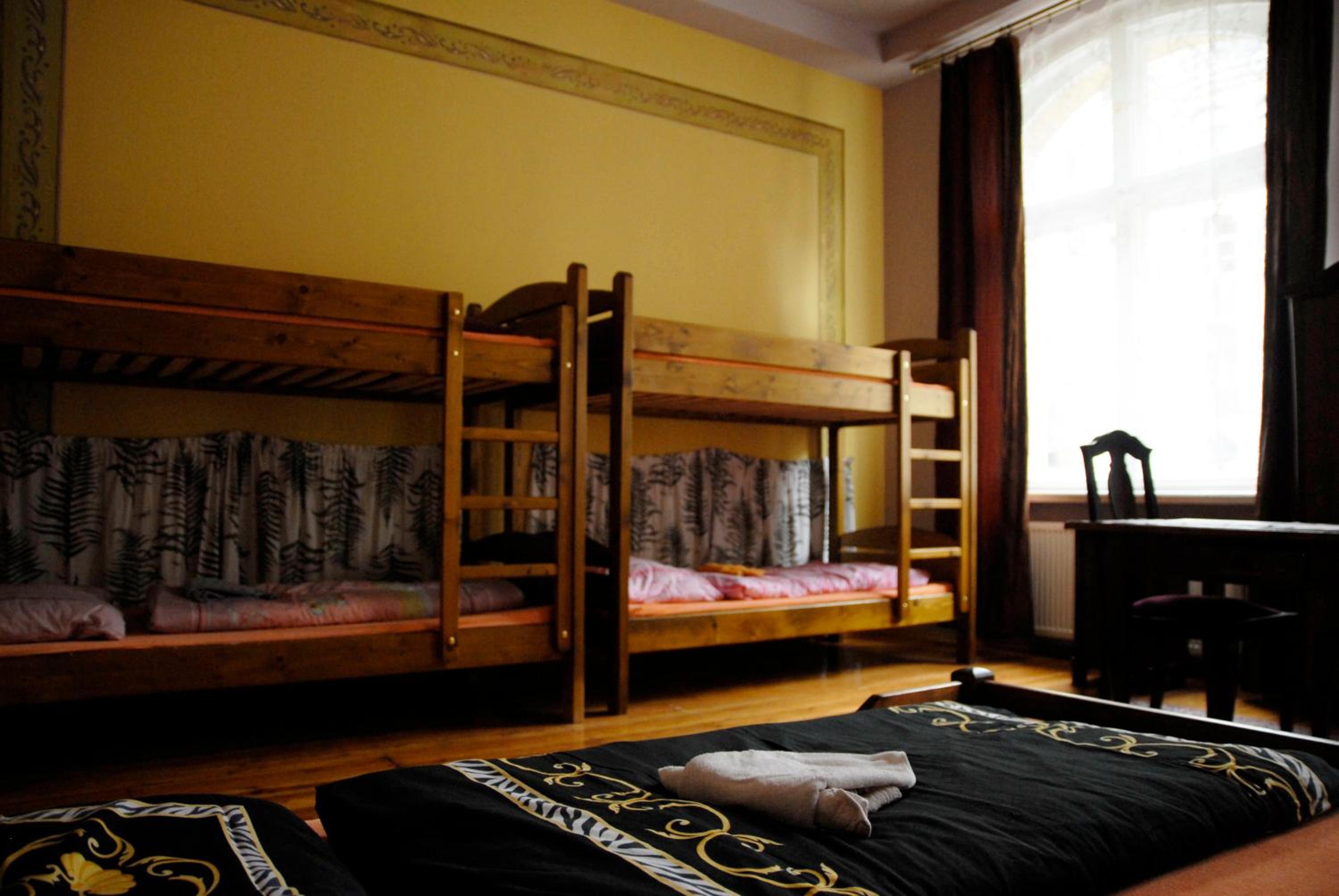Bed in 12-Bed Dormitory Room photo 1
