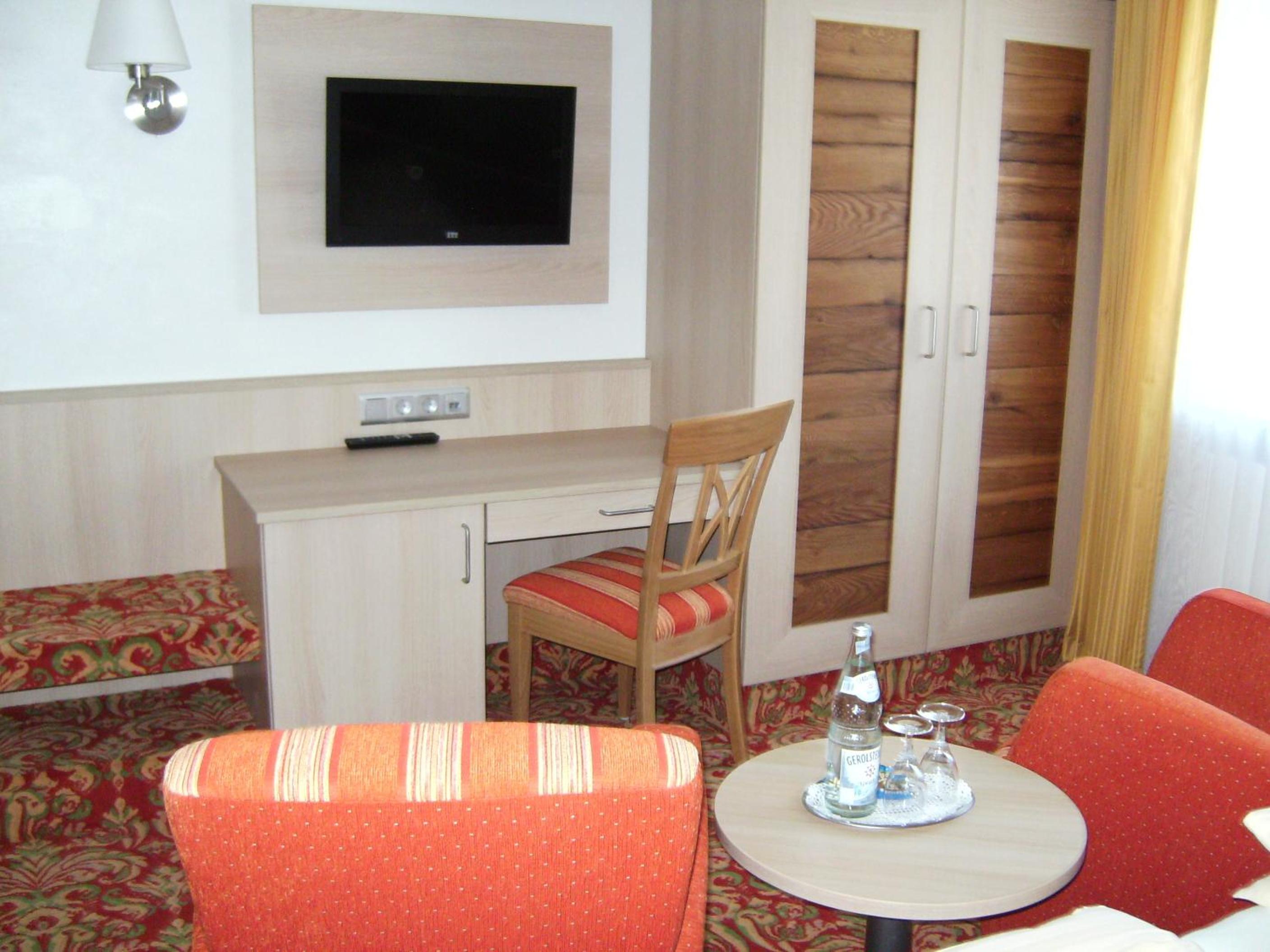Double Room - Photo 3