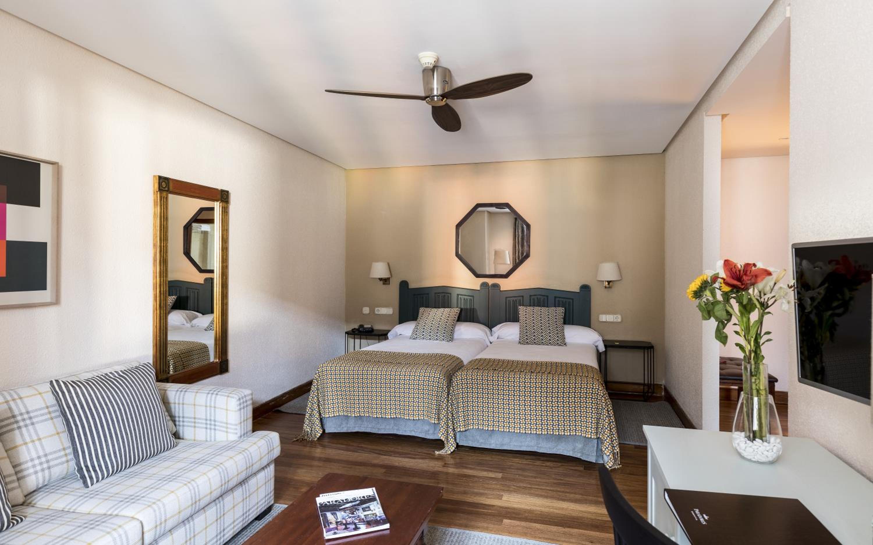 Standard Double Room - Photo 2