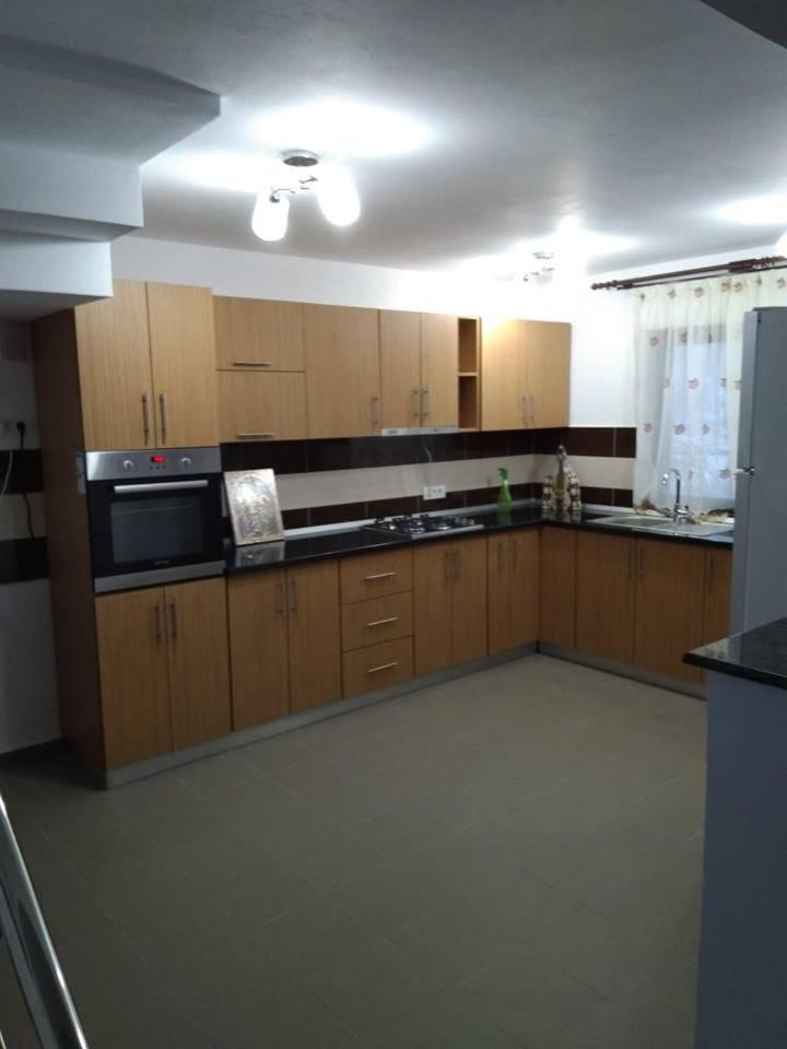 Double Room with Private Bathroom - Photo 17