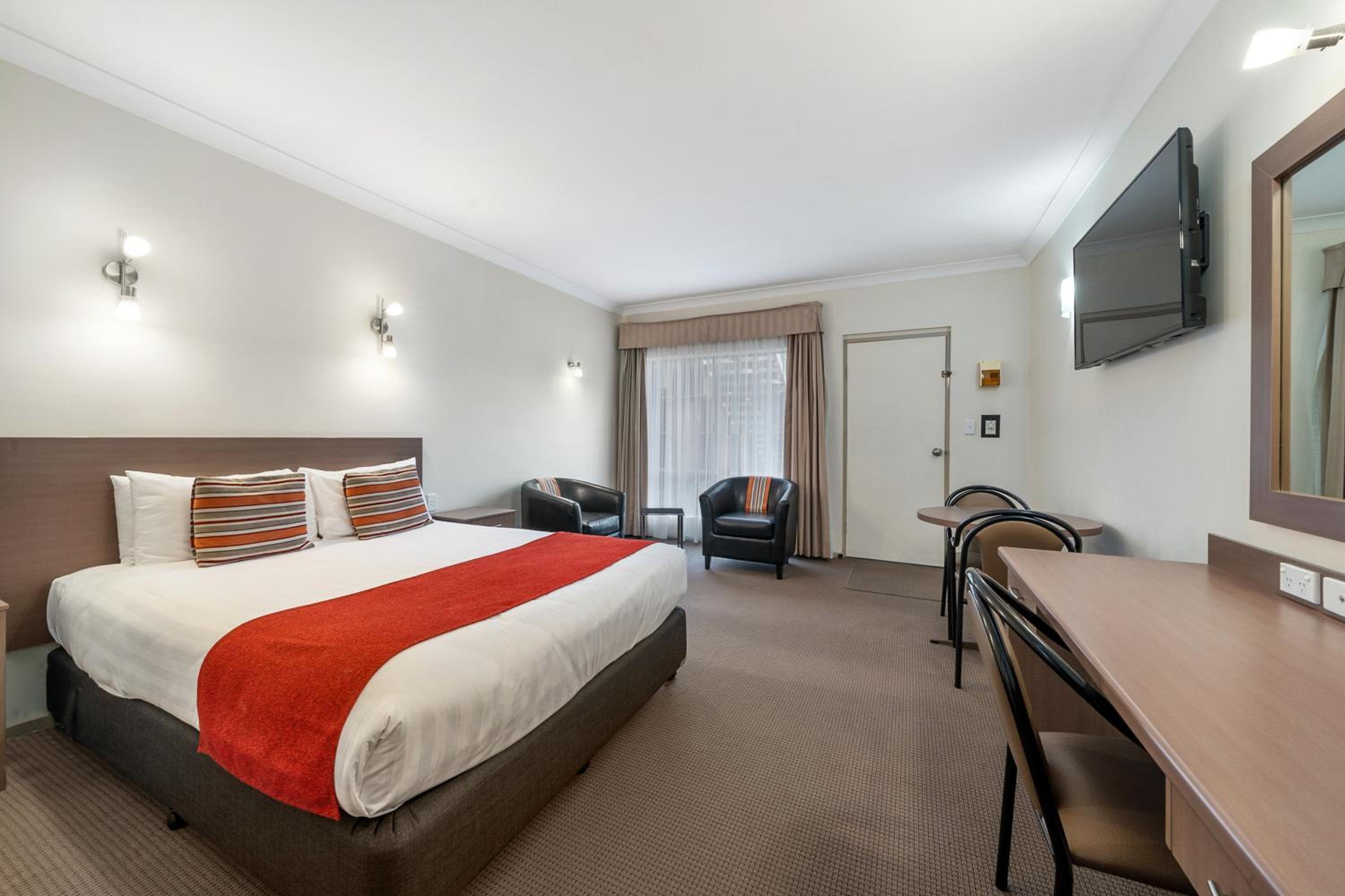 Deluxe Queen Room - Photo 5