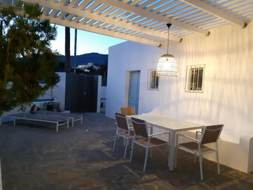 Three-Bedroom Villa photo 2
