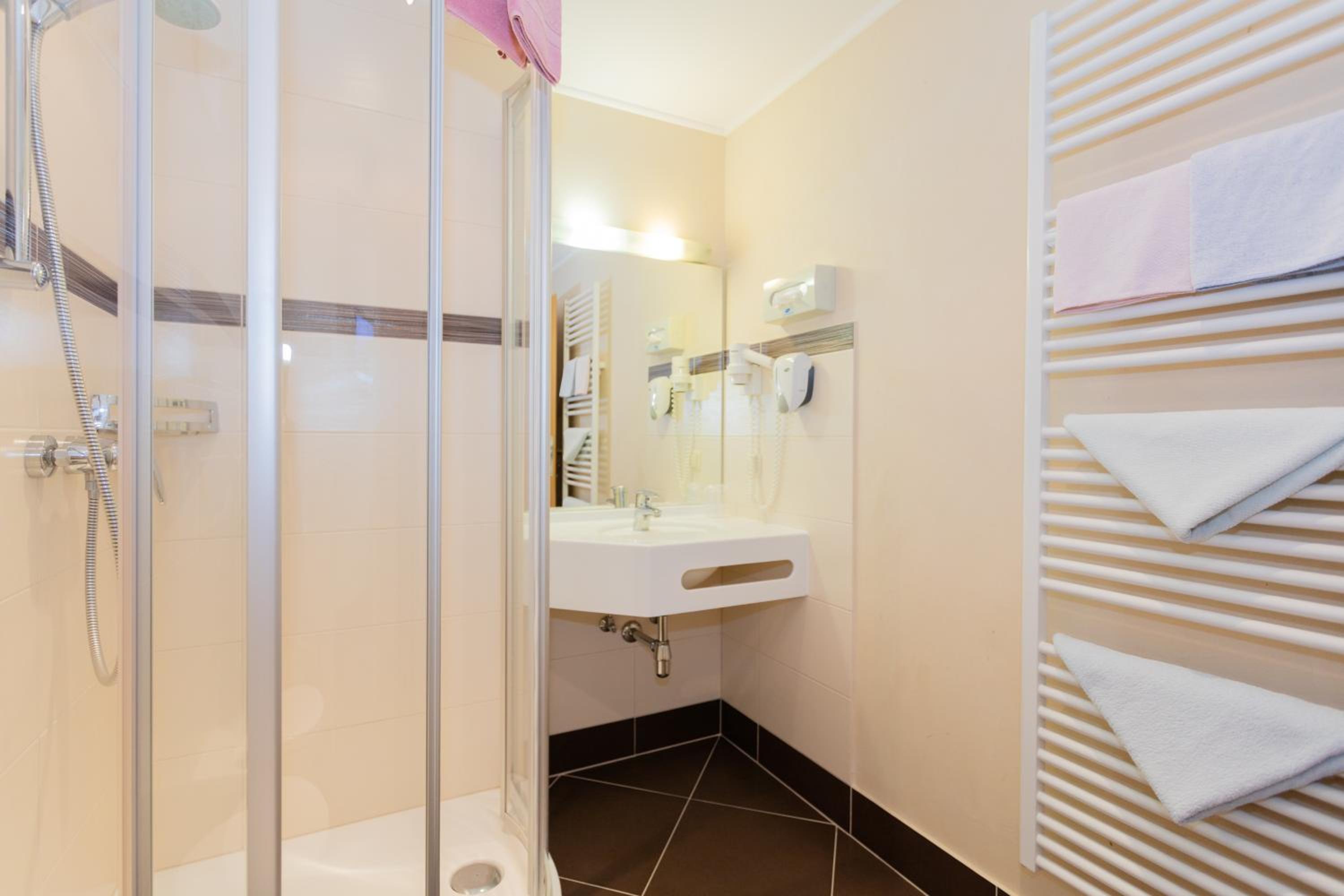 Double Room - Photo 3