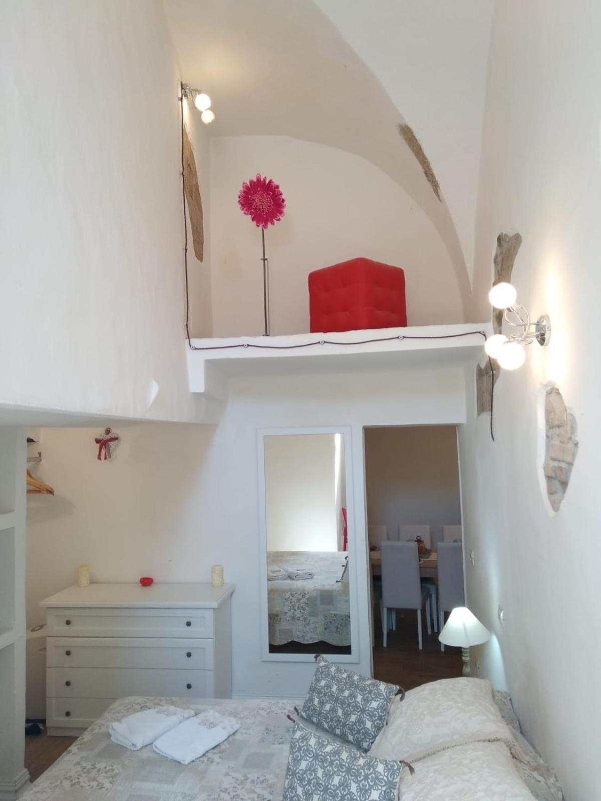 Two-Bedroom Apartment - Photo 8