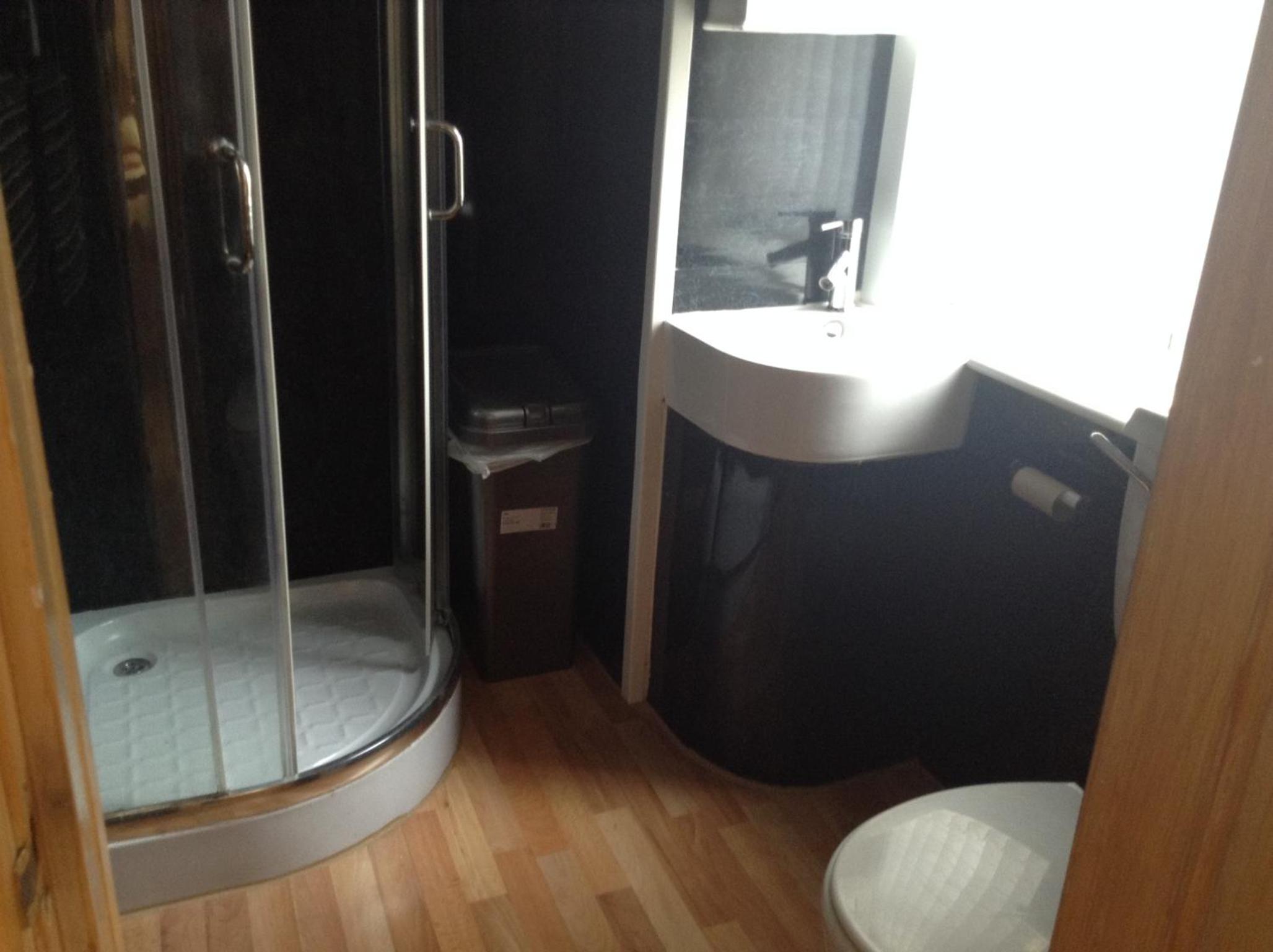 Double Room - Photo 6
