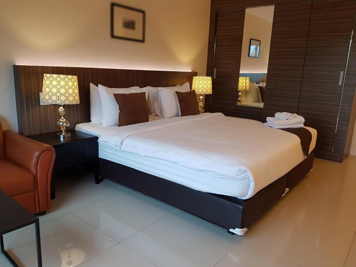 Standard Queen Room photo 3