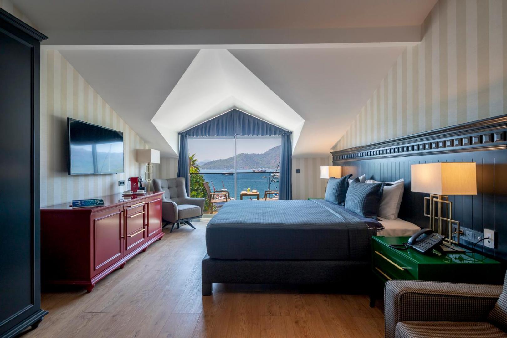 Deluxe Room with Sea and Marina View - Photo 1