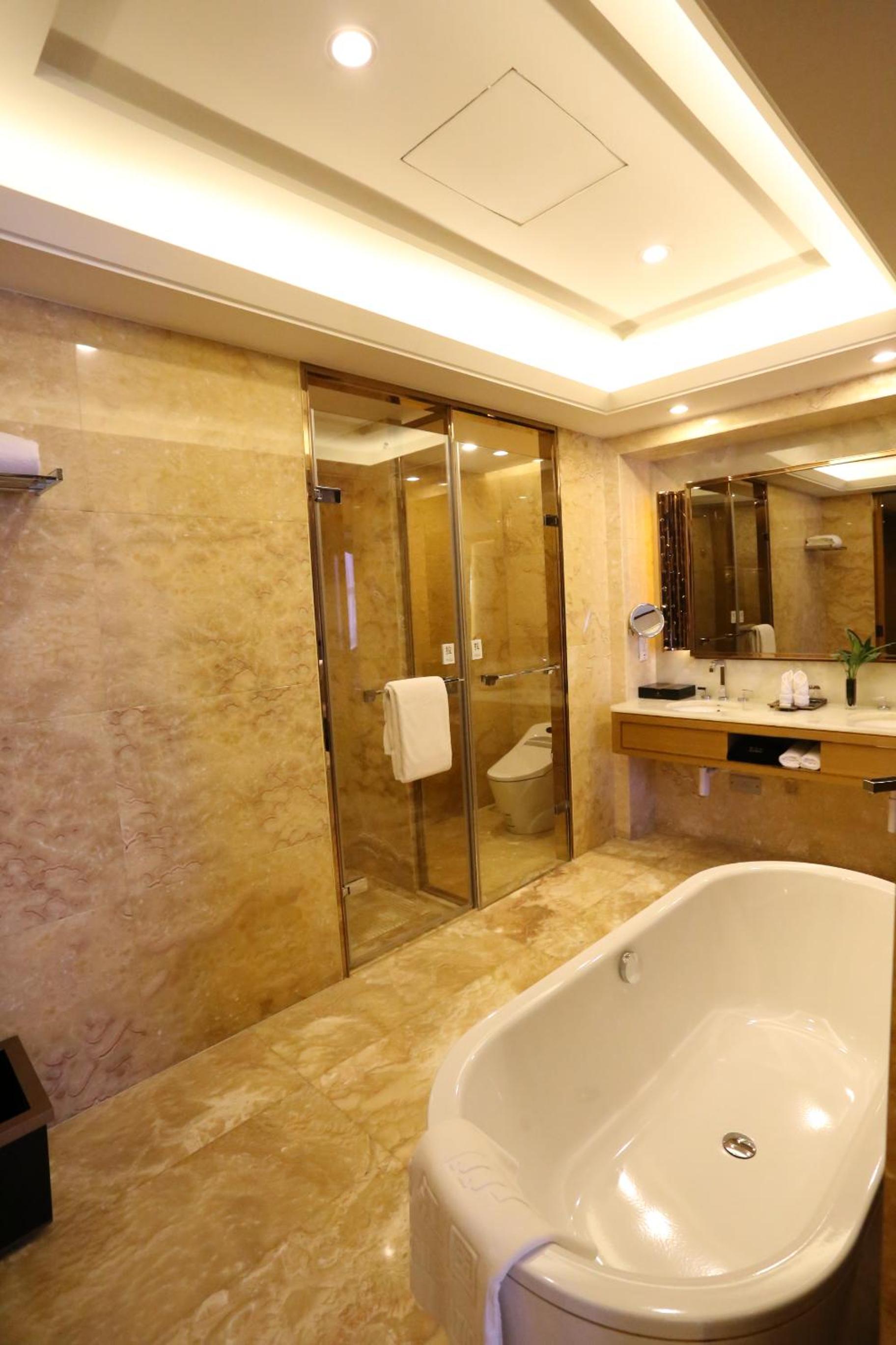 Deluxe Suite photo 2
