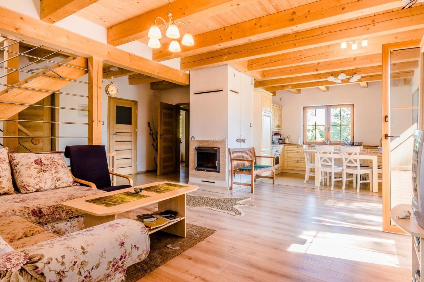 Five-Bedroom House photo 2