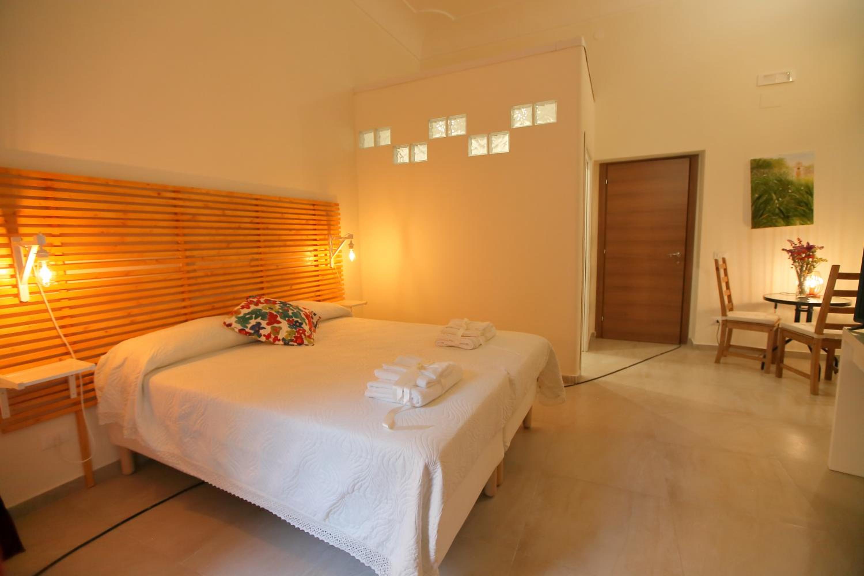 Large Double Room photo 3