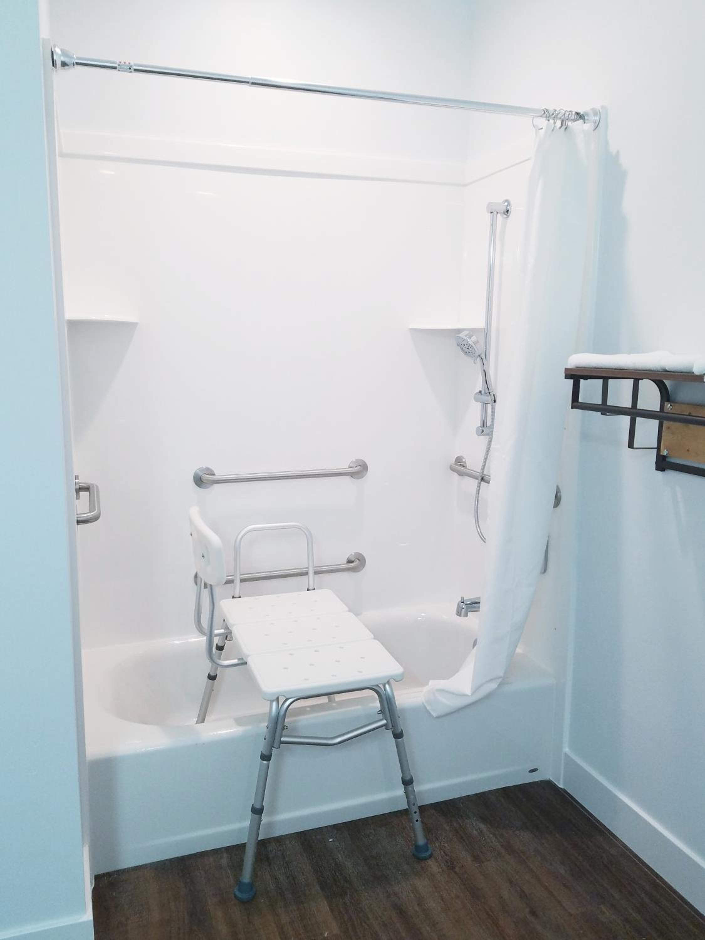 Queen Studio - Disability Access - Photo 4