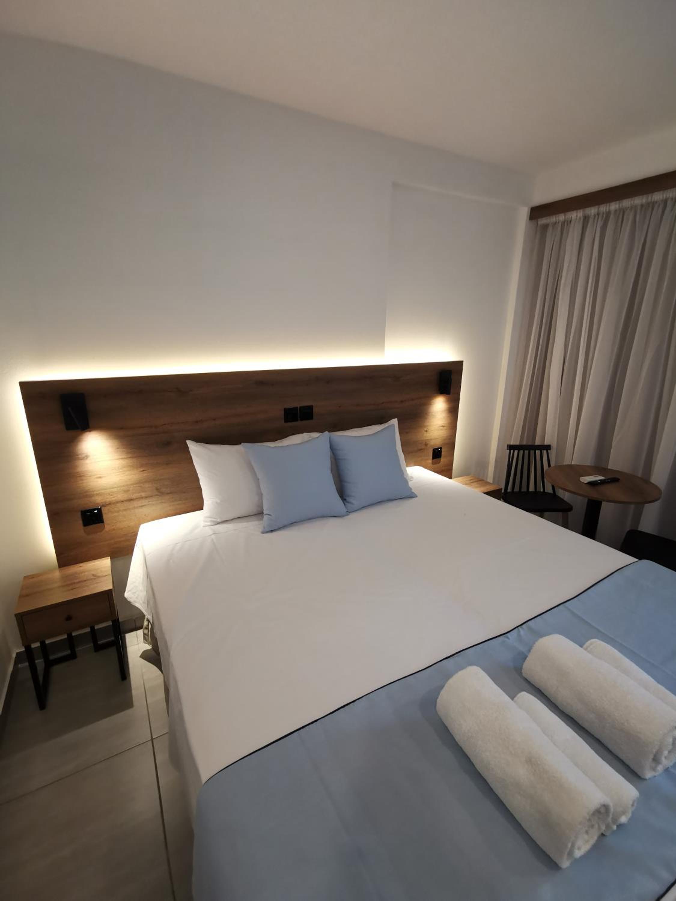Family One-Bedroom Apartment (2 Adults + 2 Child)