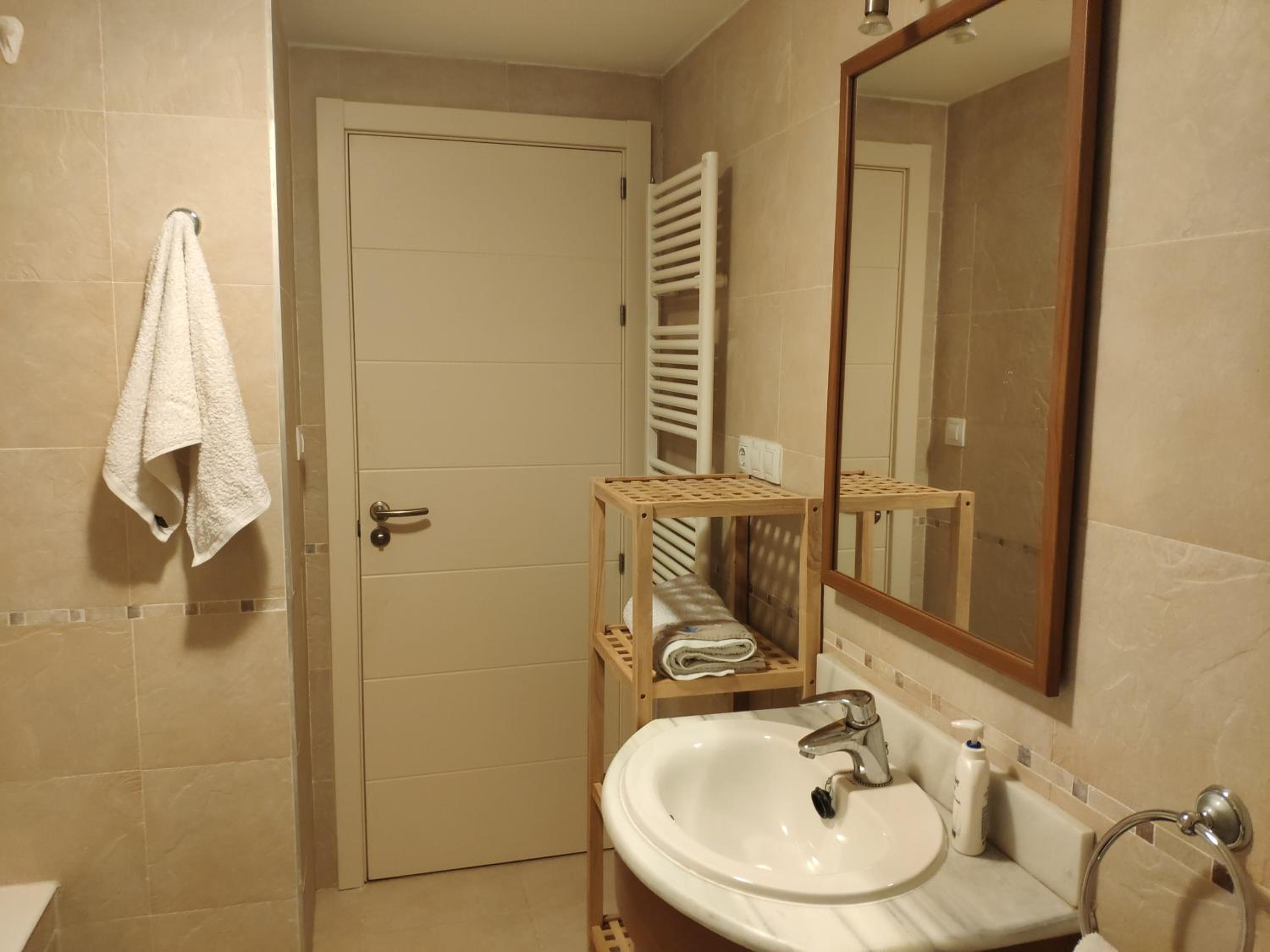 One-Bedroom Apartment photo 3