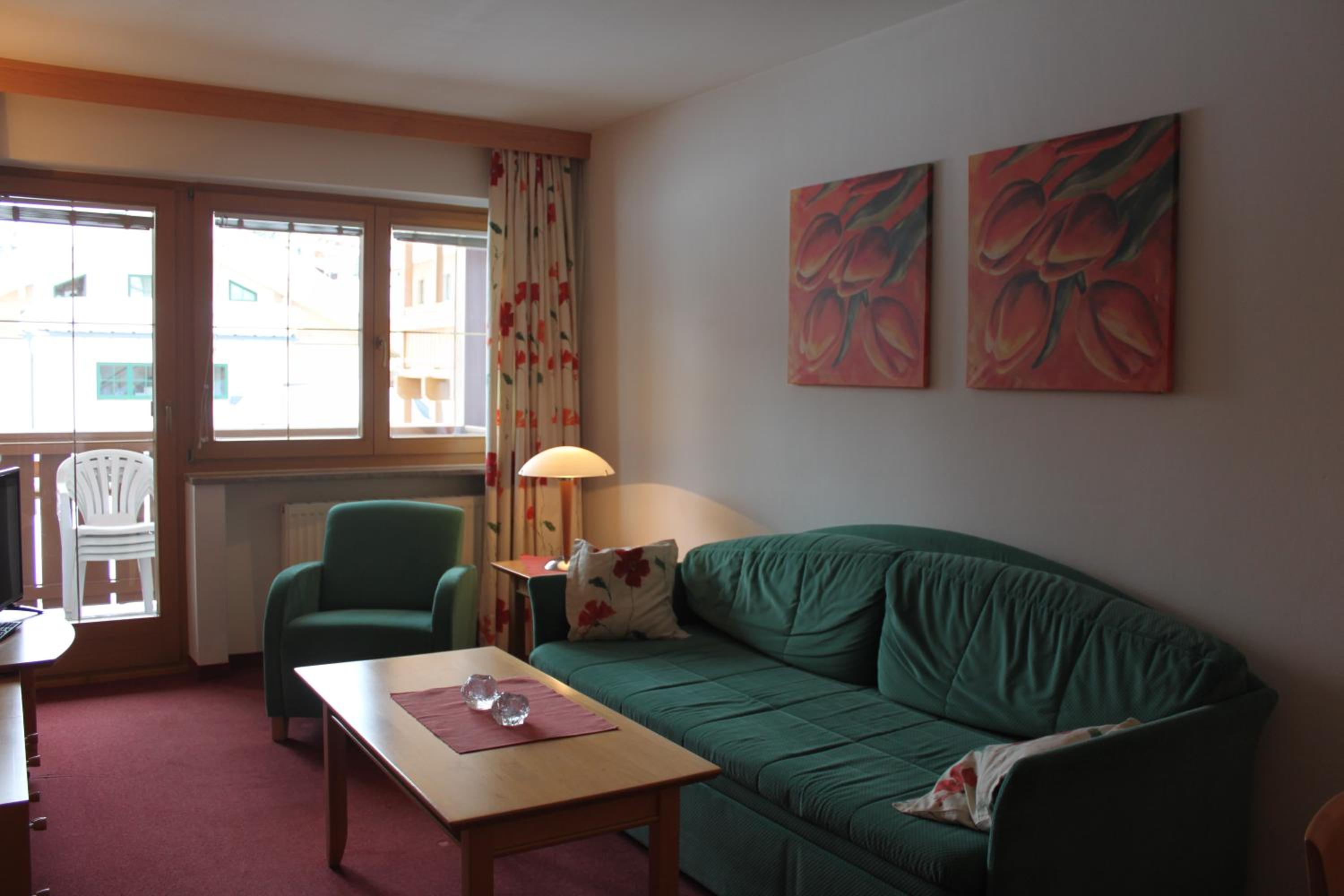 Apartment with Balcony photo 3