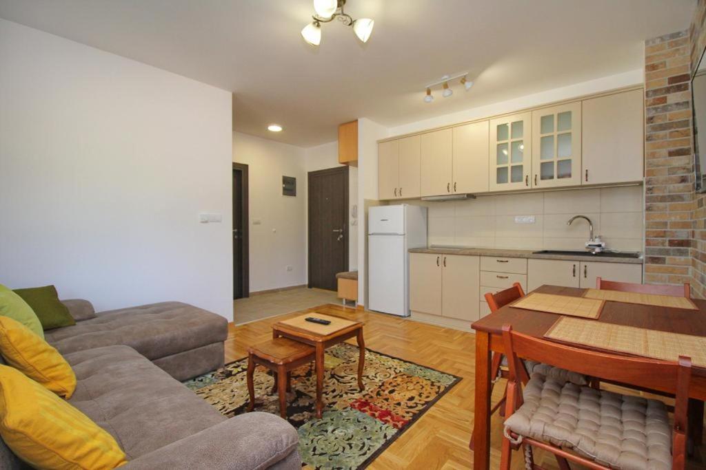 Apartment - Ground Floor photo 3