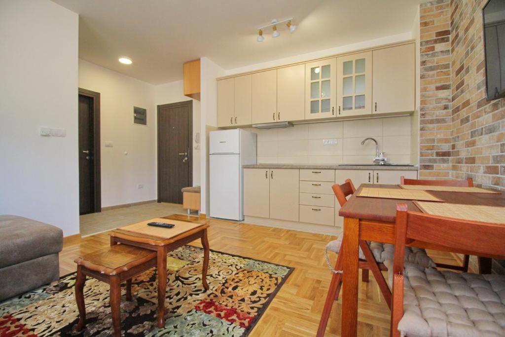 Apartment - Ground Floor photo 2