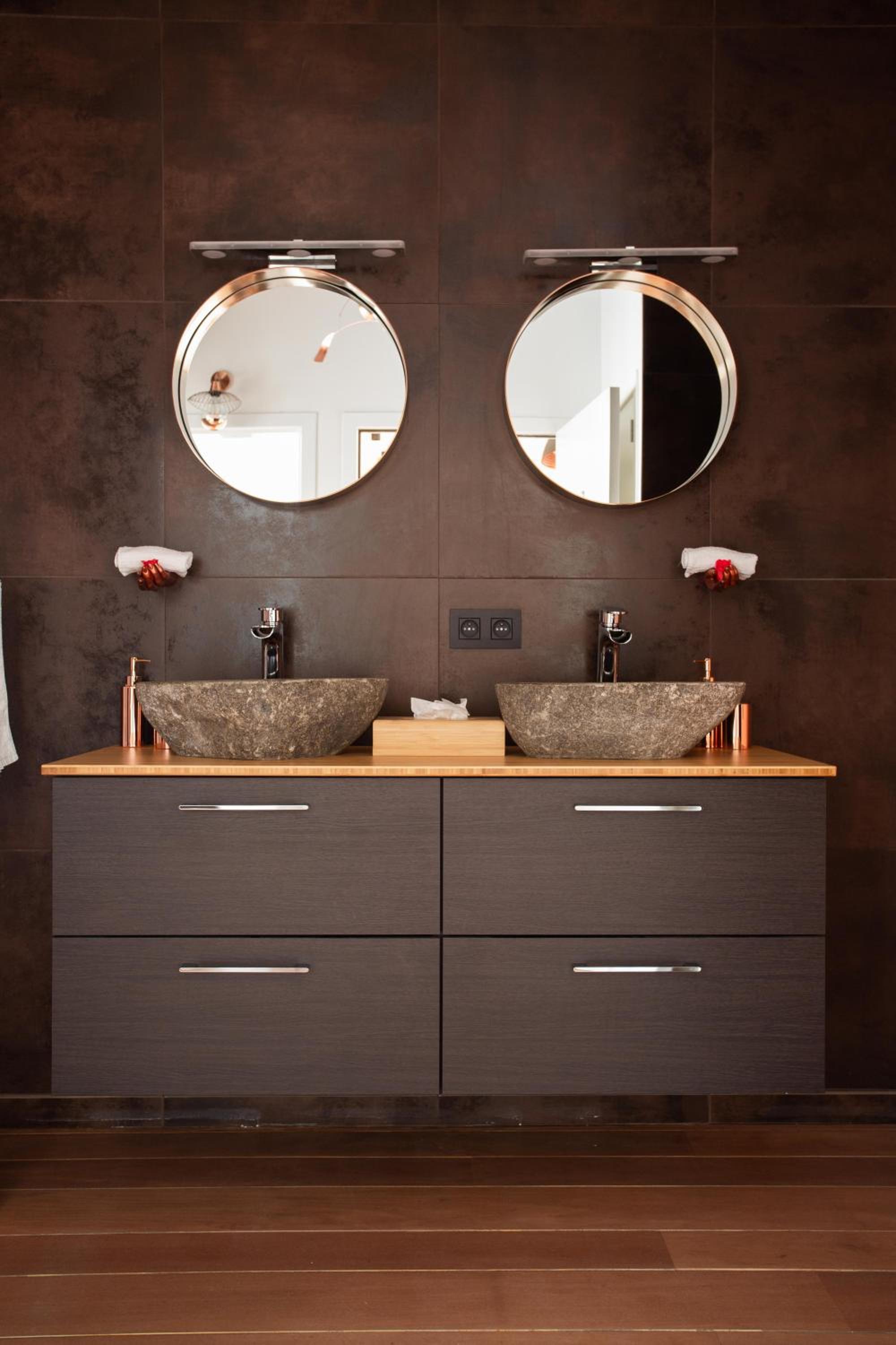 Double or Twin Room with Private Bathroom - Photo 41