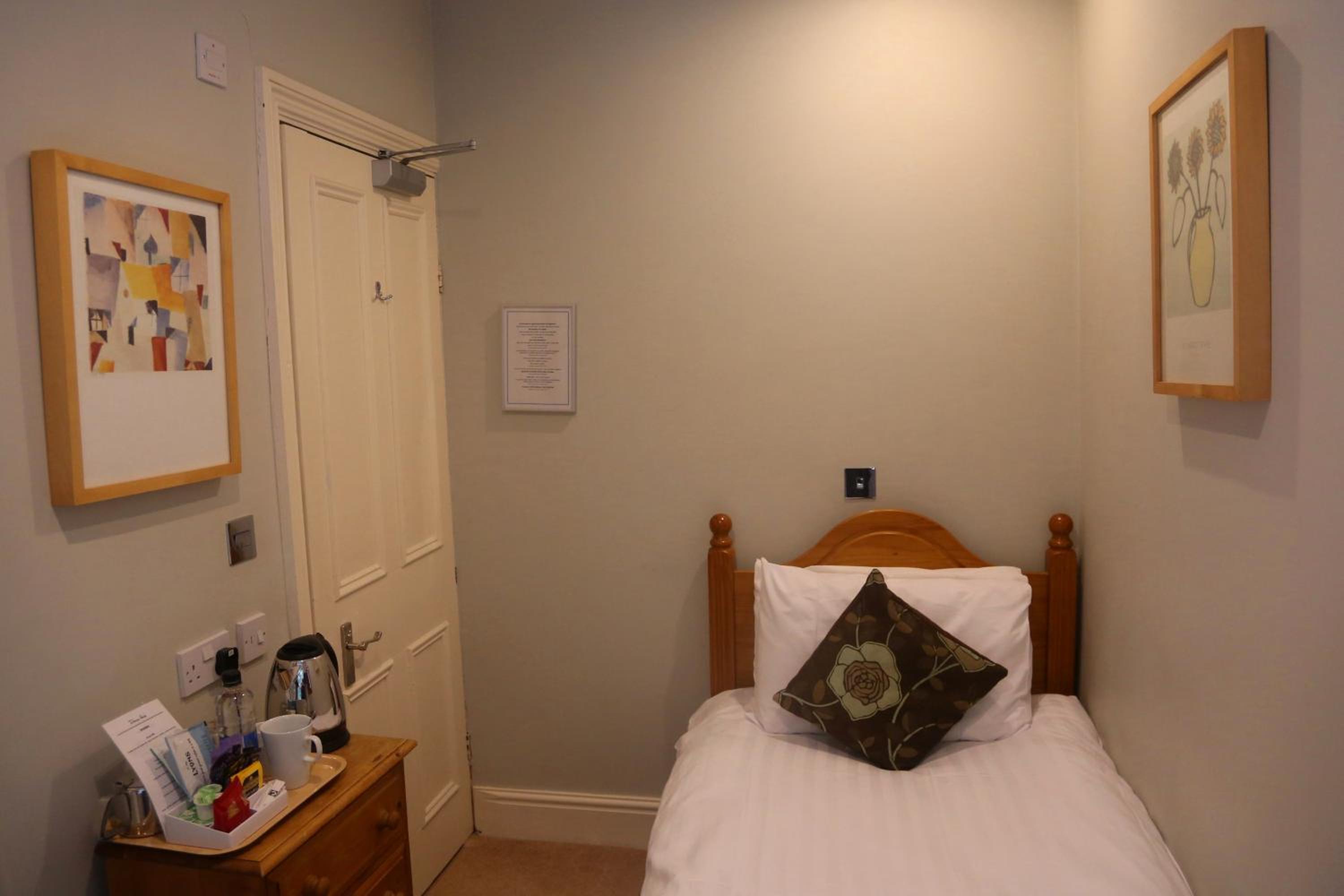 Standard Single Room with Shower photo 1