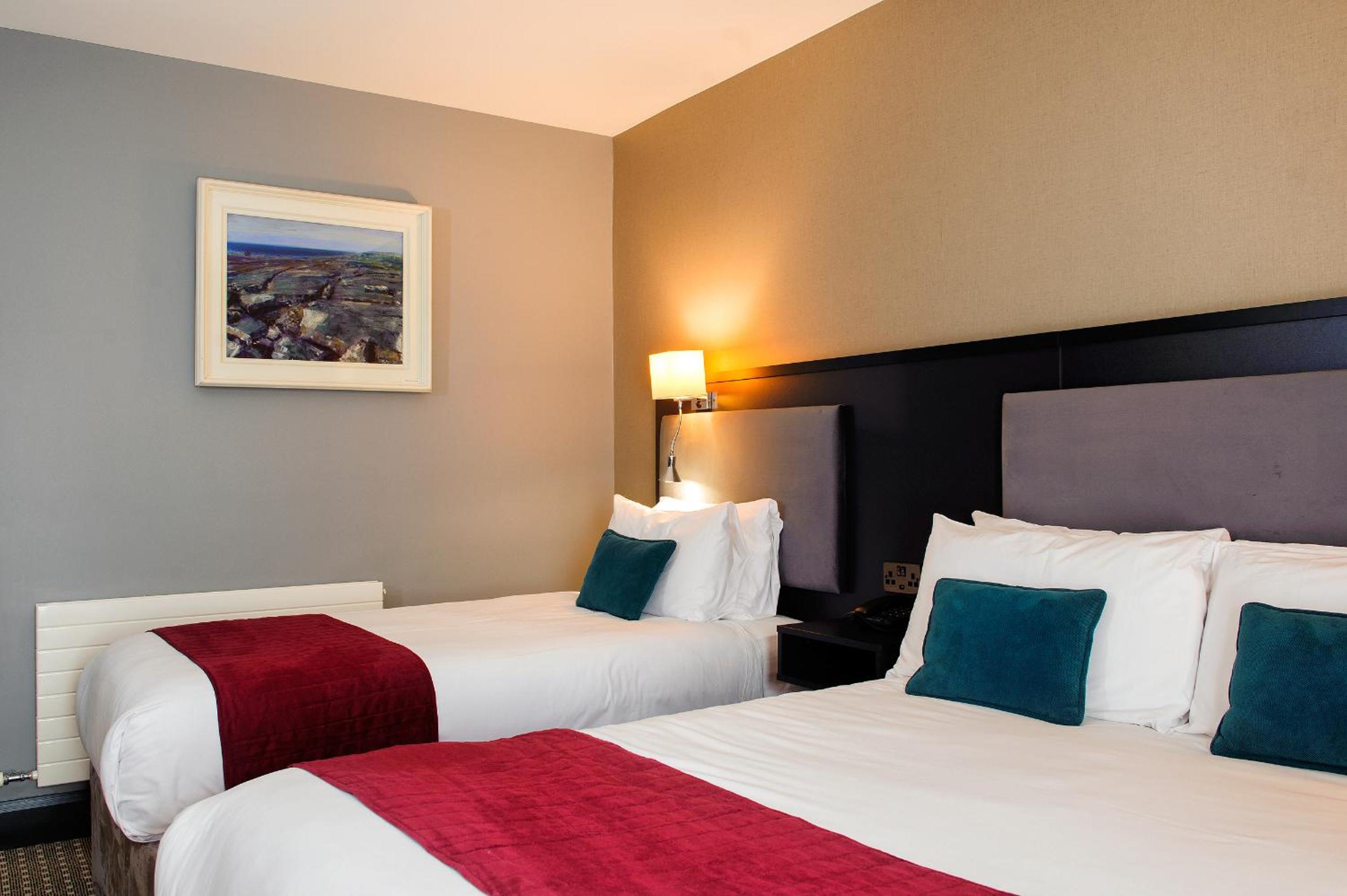 Standard Double or Twin Room - Photo 1