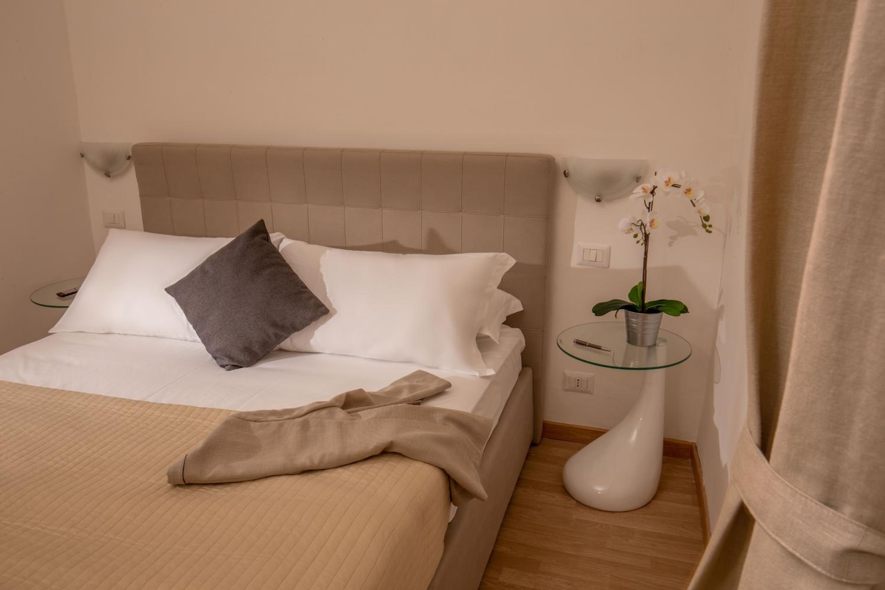 Economy Double Room photo 3