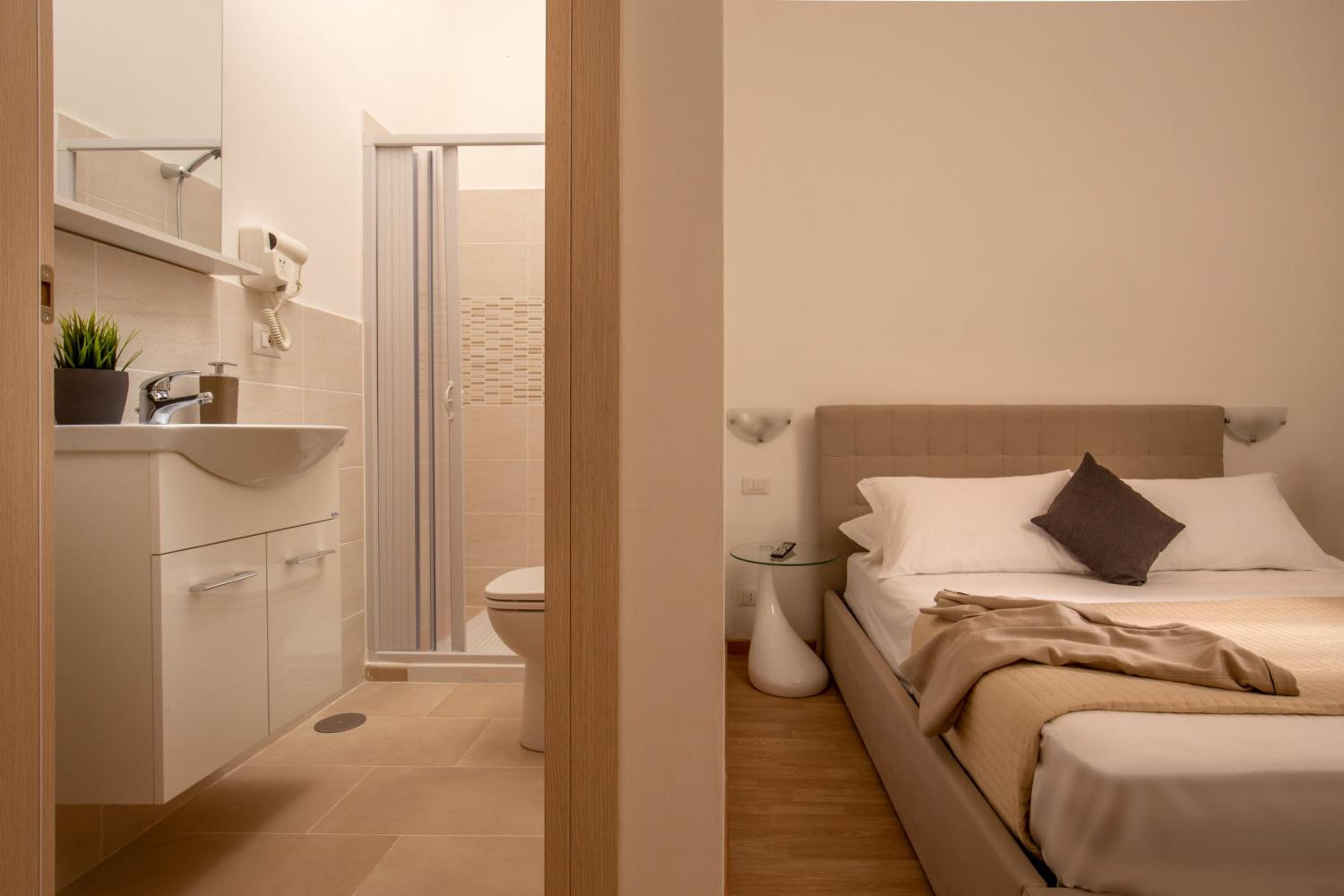 Economy Double Room photo 1