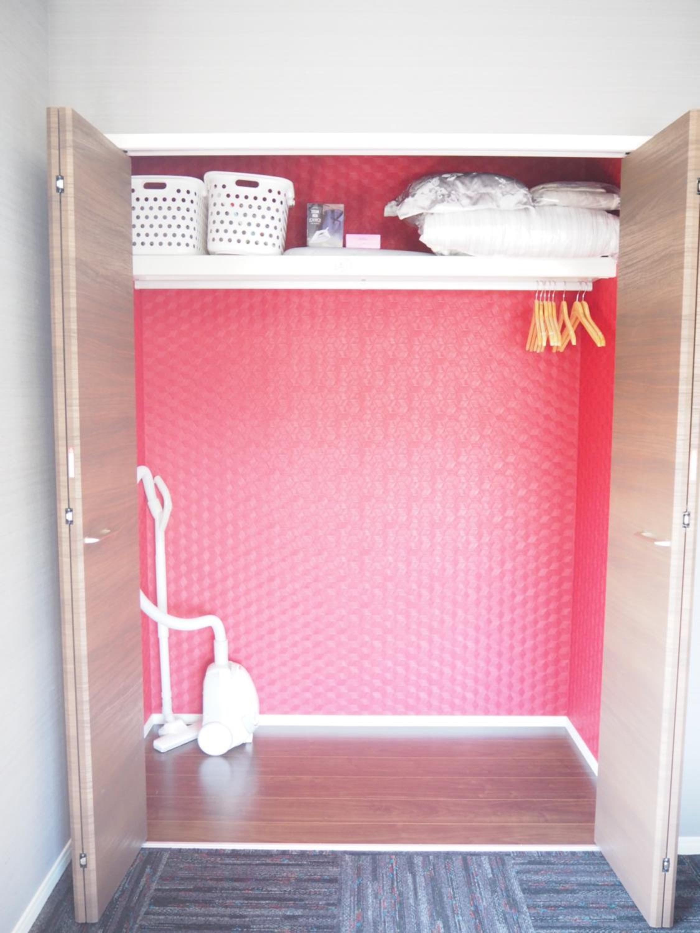 Three-Bedroom House - Photo 2