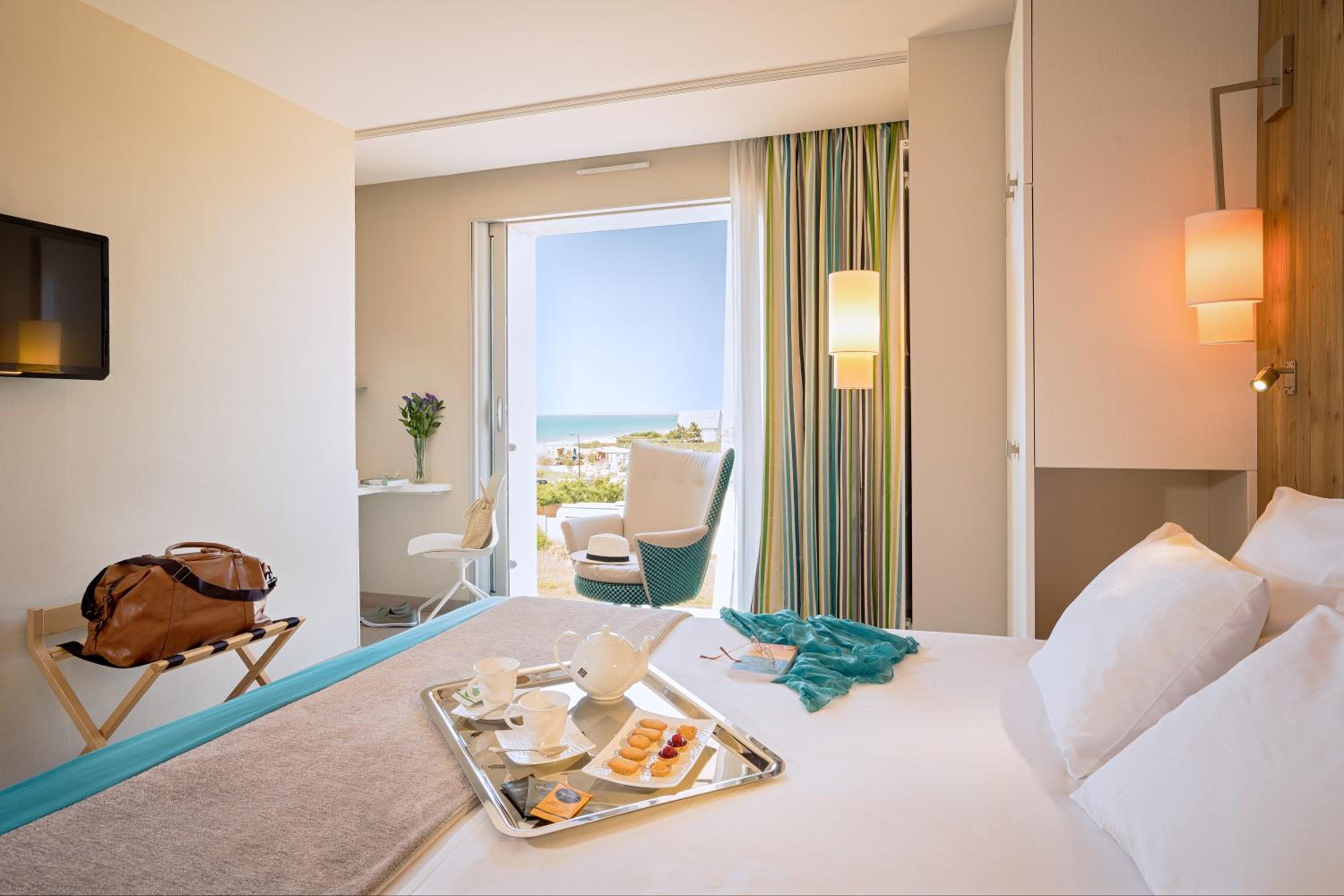 Double Room with Partial Sea View