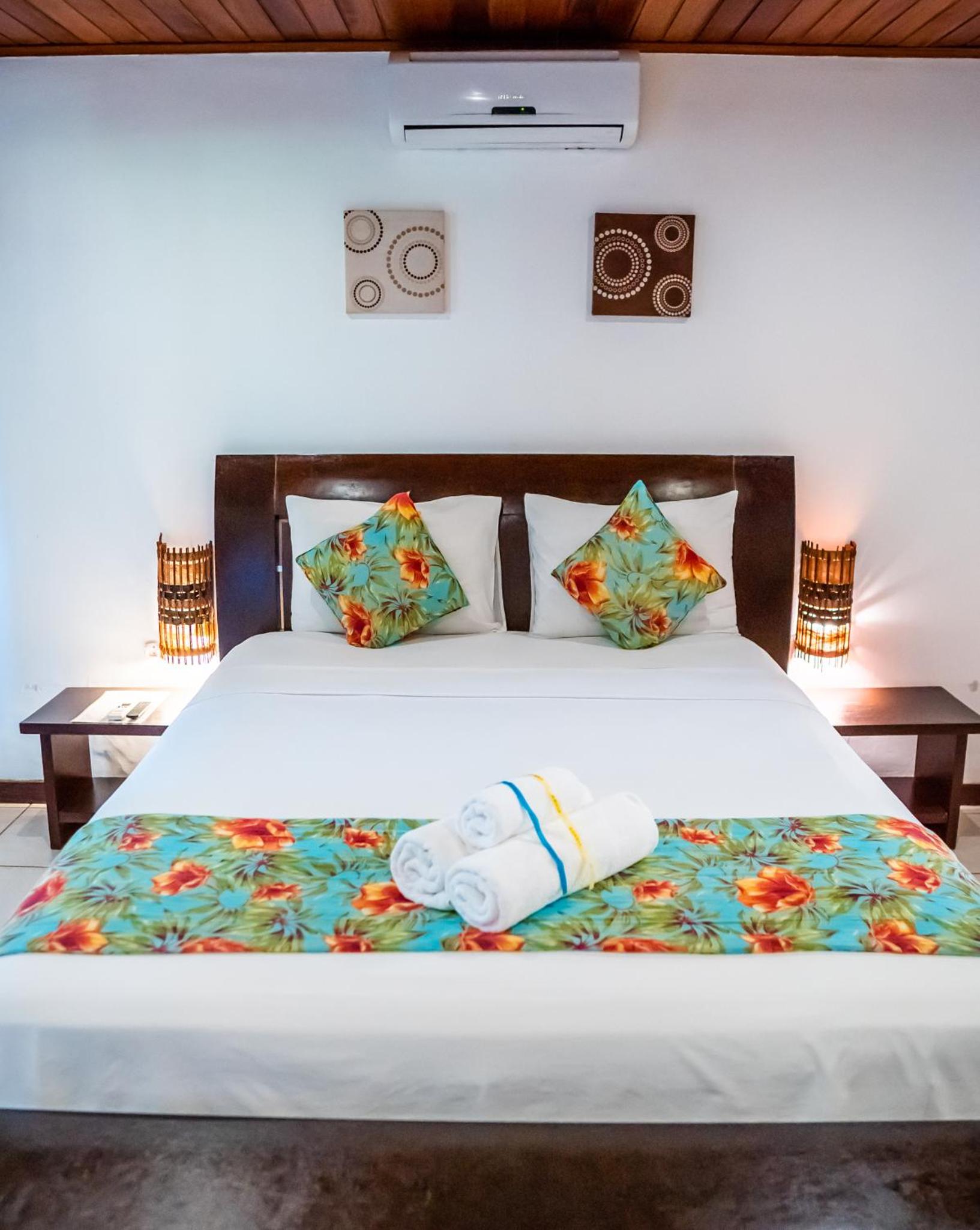 Deluxe Queen Suite