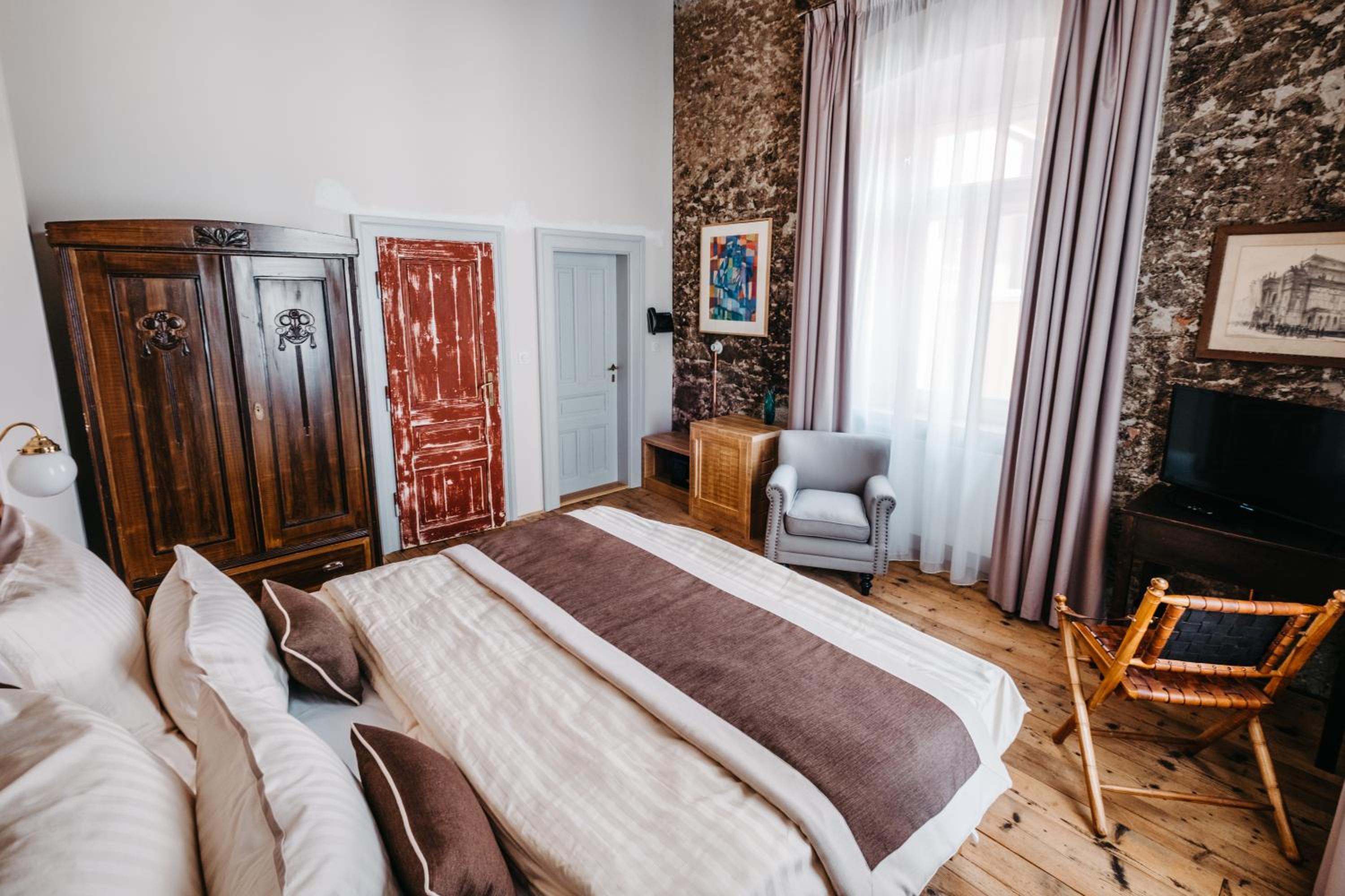 Standard Double Room - Photo 3