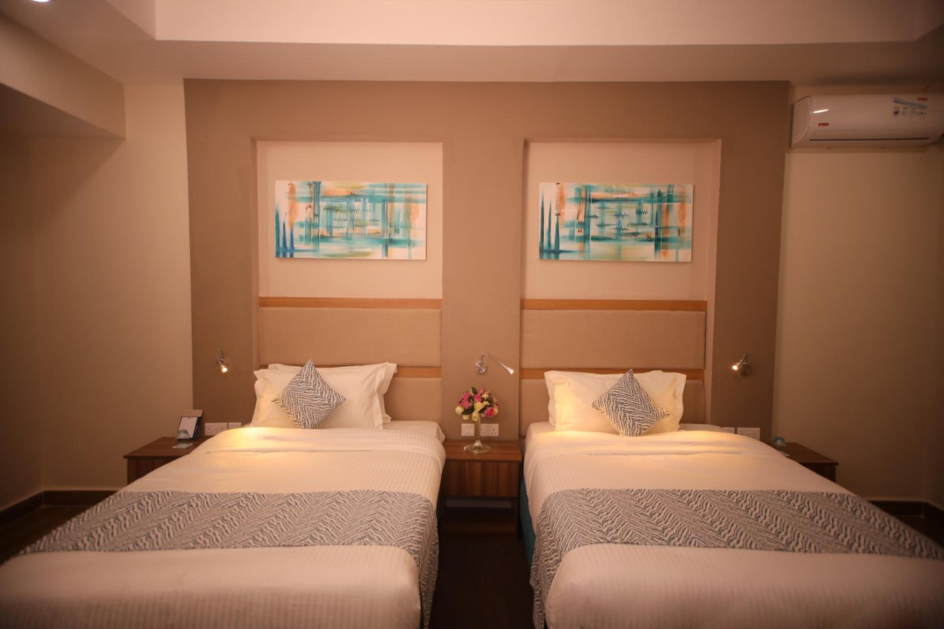 Deluxe Twin Room - Photo 2