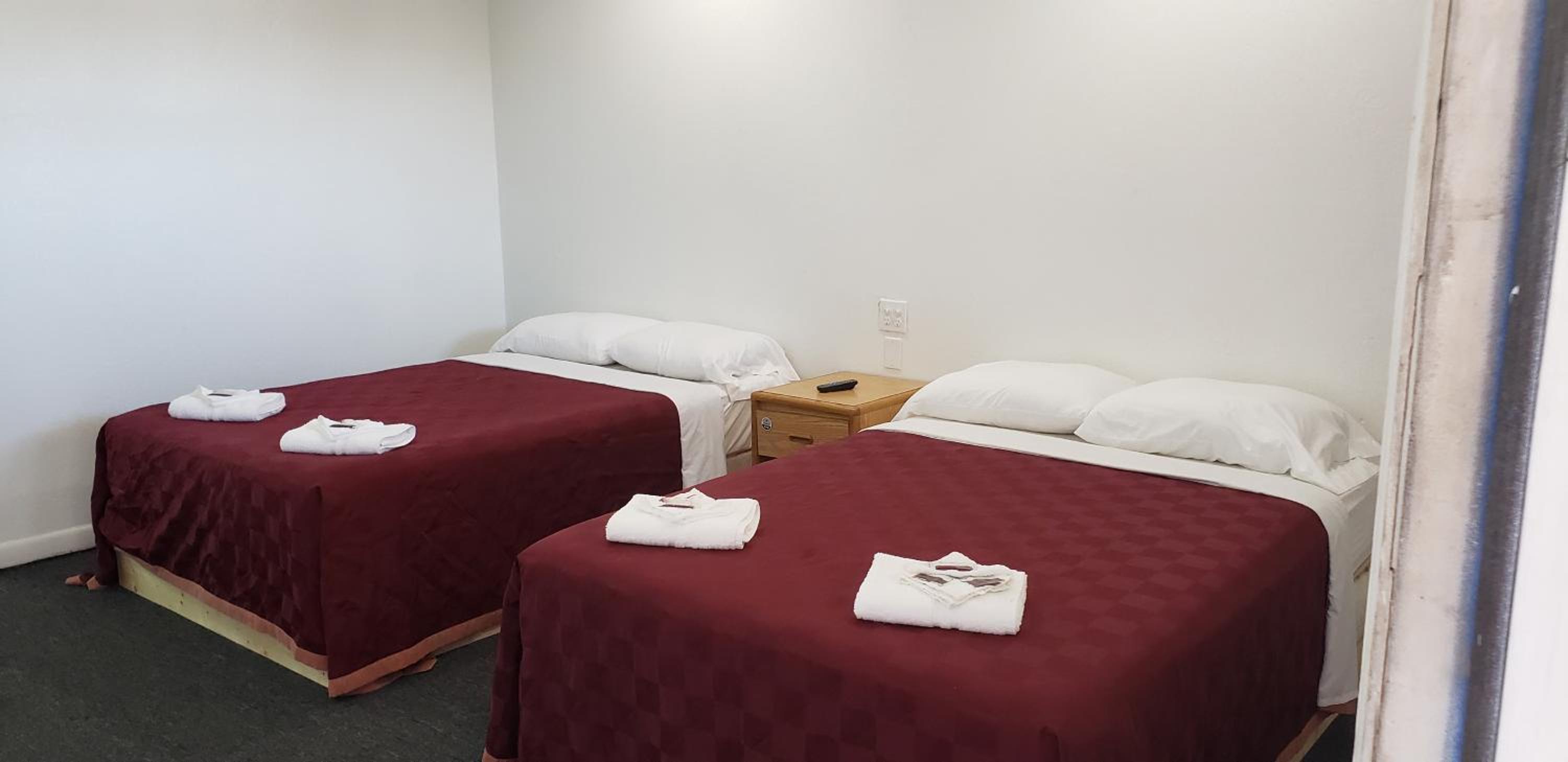 2 Double Beds Non Smoking - Photo 1