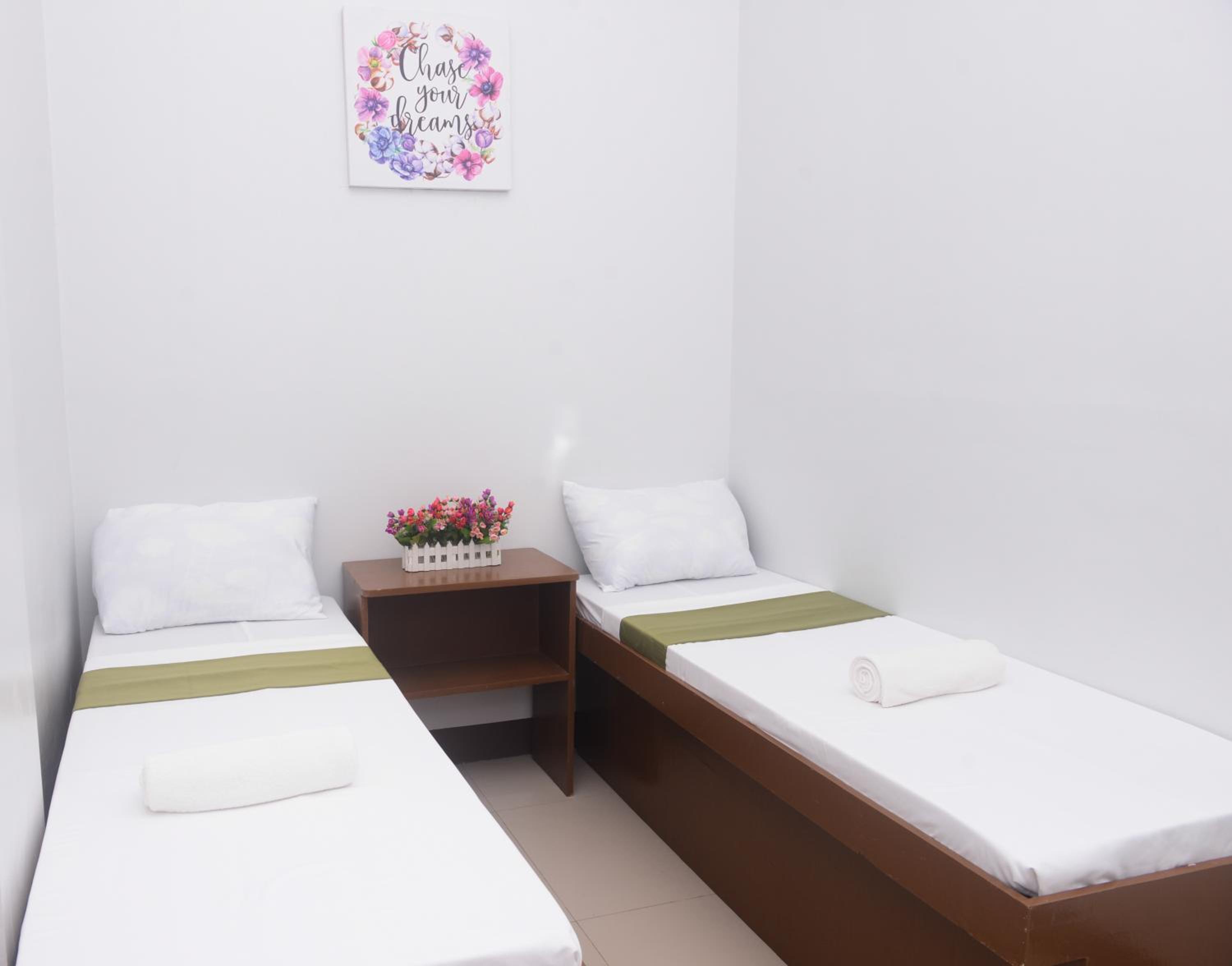 Standard Twin Room with Shared Bathroom photo 3
