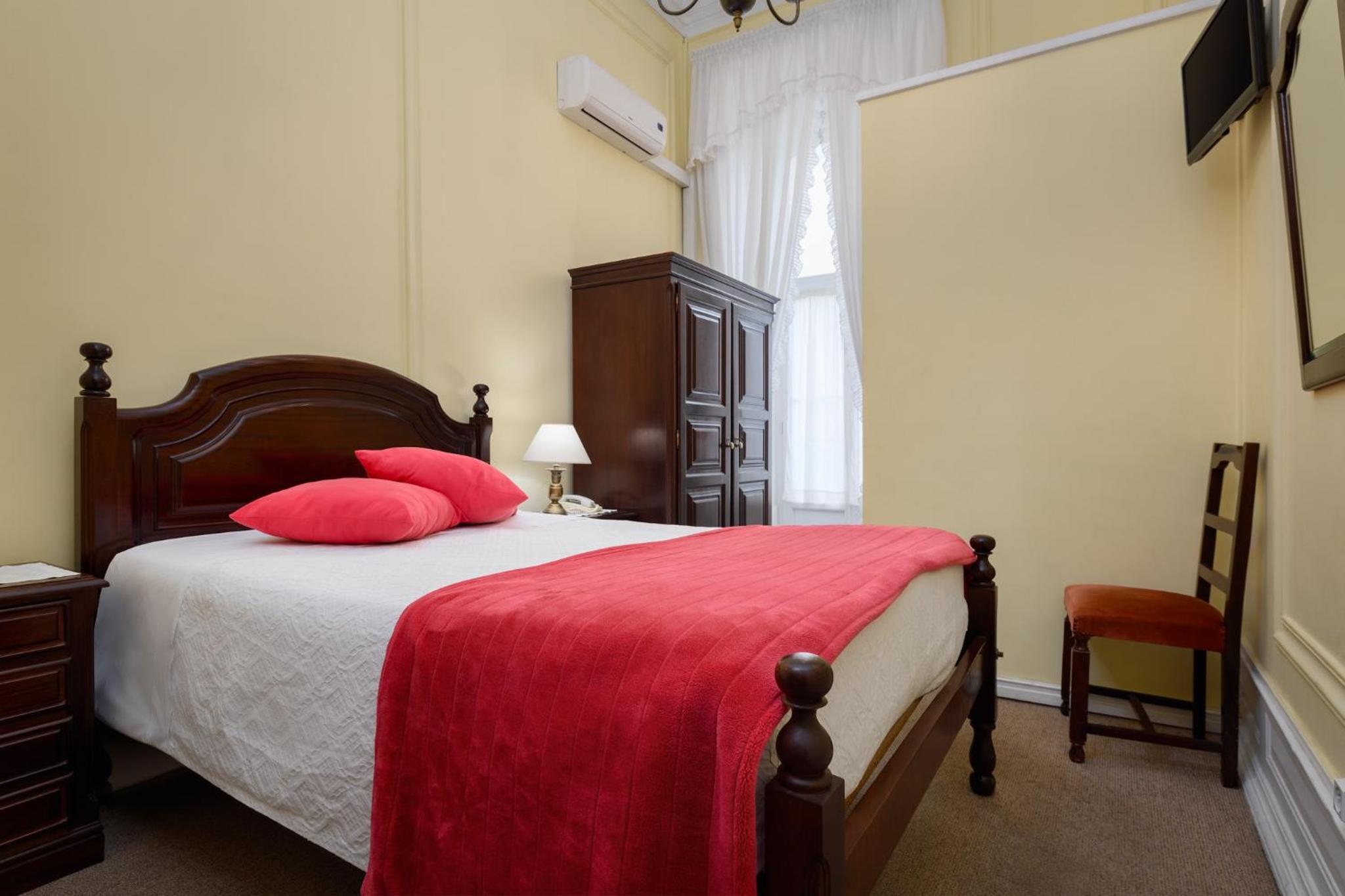 Double Room With Shared Bathroom photo 1