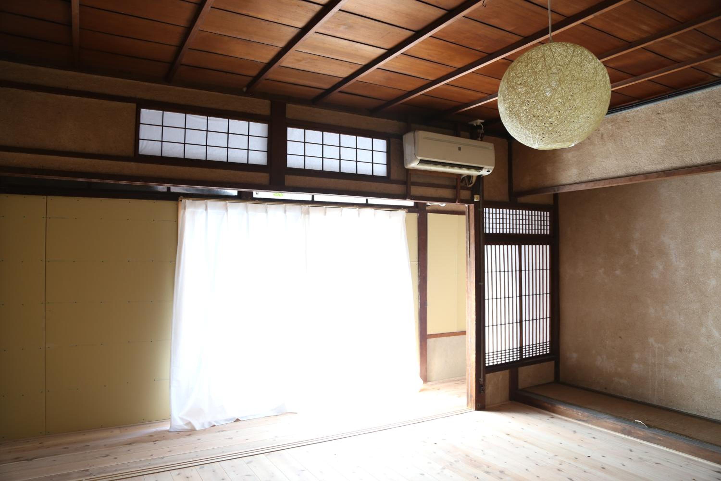 Standard Family Room - Photo 2