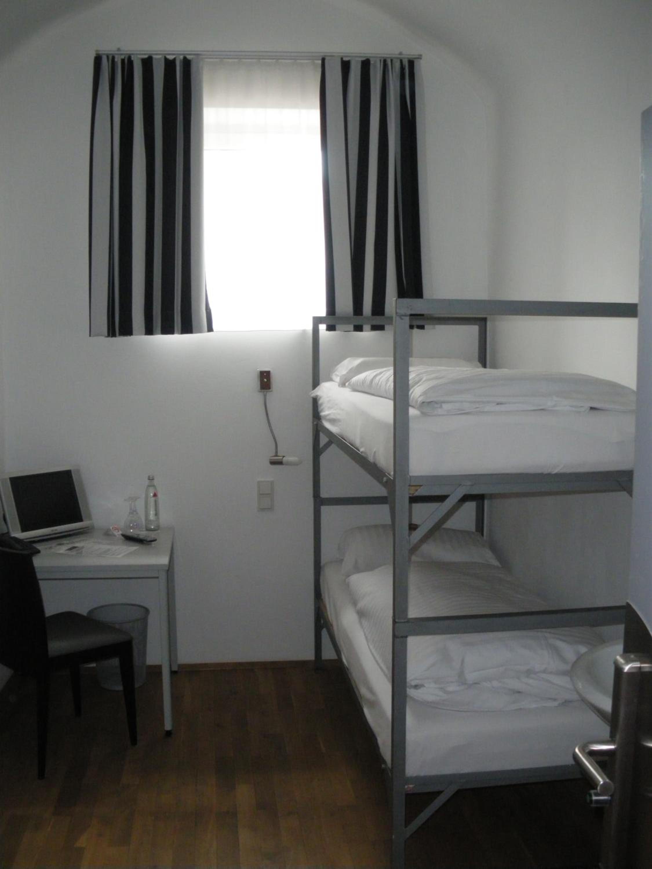 Cell Double Room photo 3
