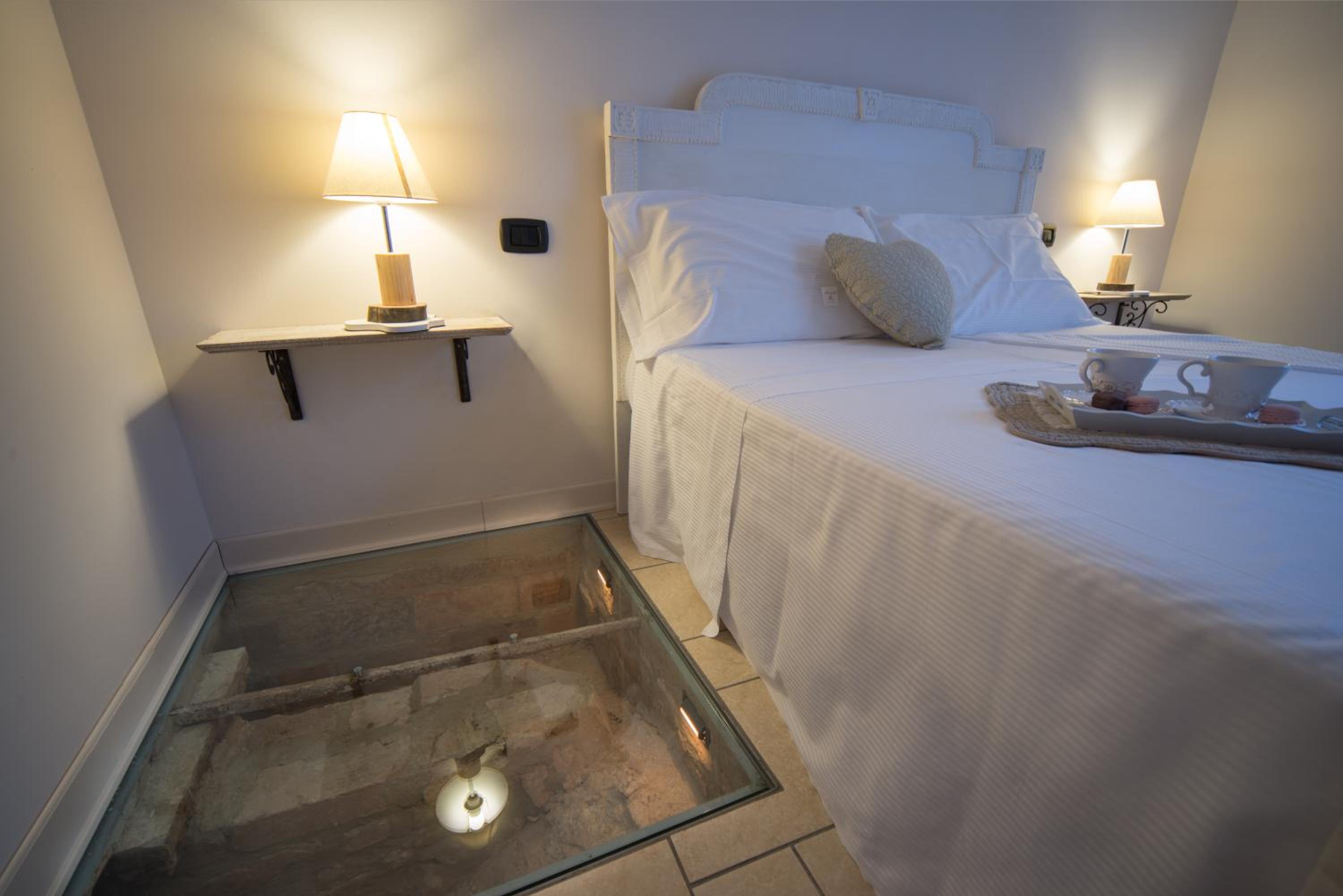 Superior One-Bedroom Apartment Plus (2 Adults)