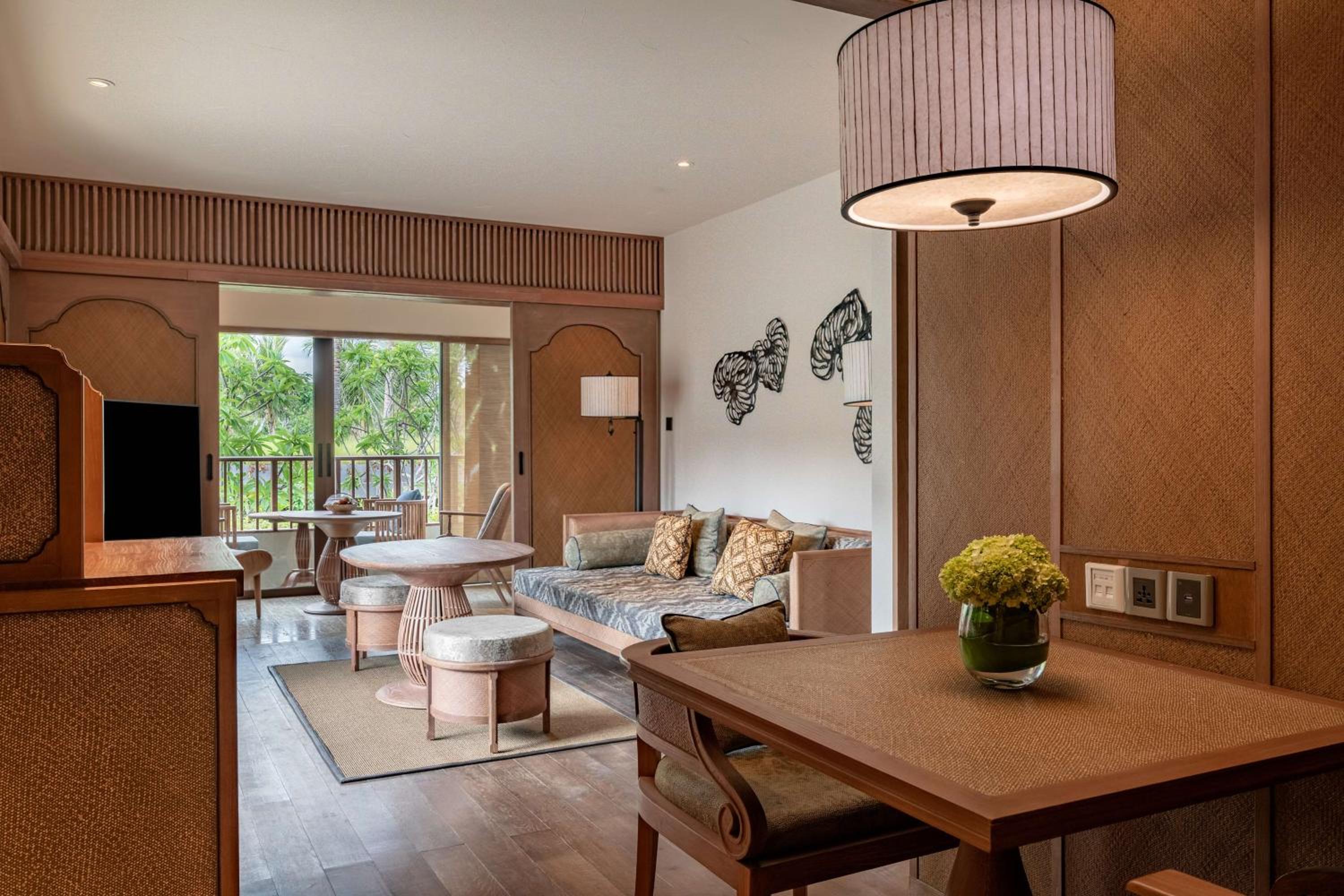 King Suite - Photo 2
