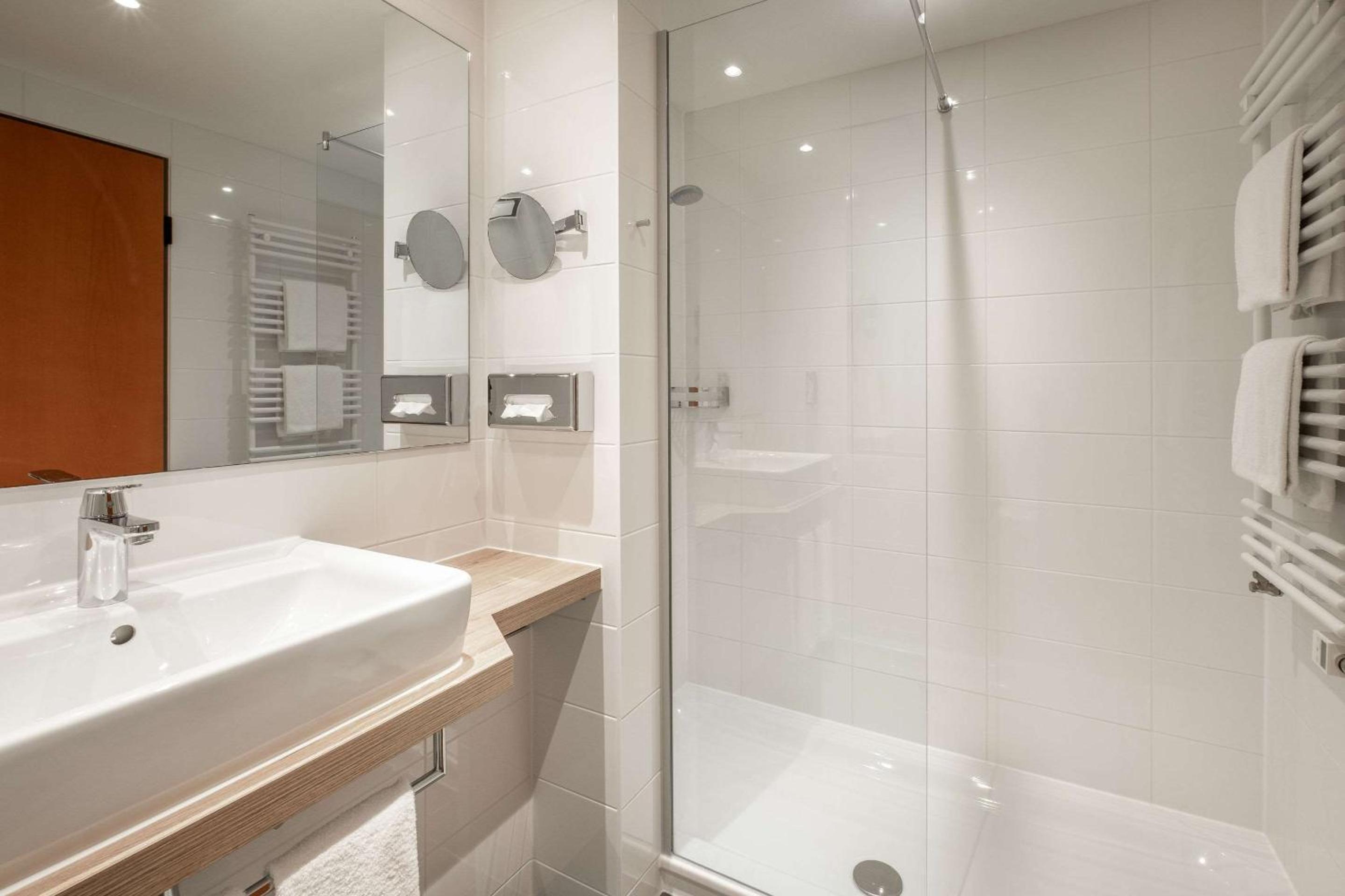 Business Double Room - Photo 3