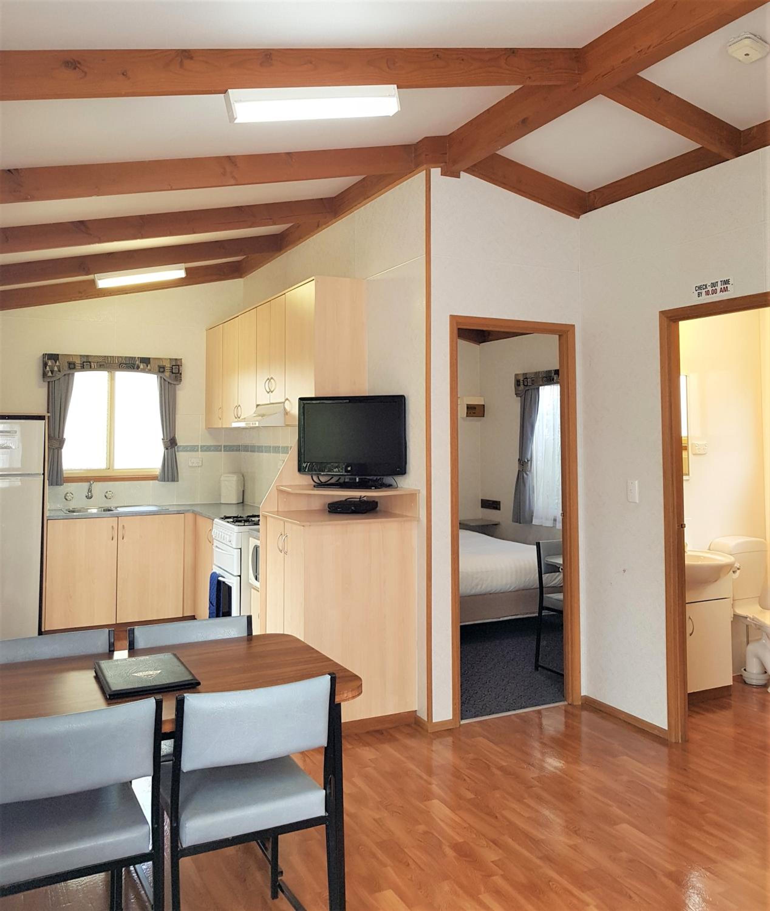 Economy Cabin photo 3