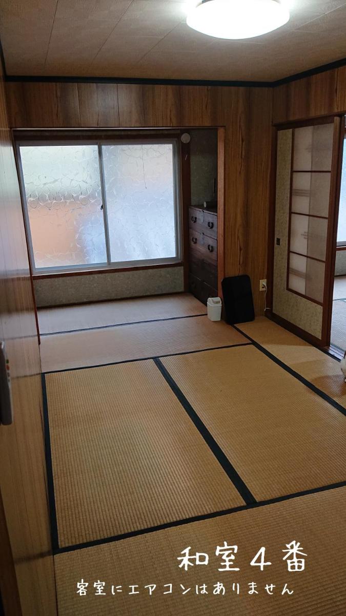 Standard Japanese-Style Room with Shared Bathroom photo 1